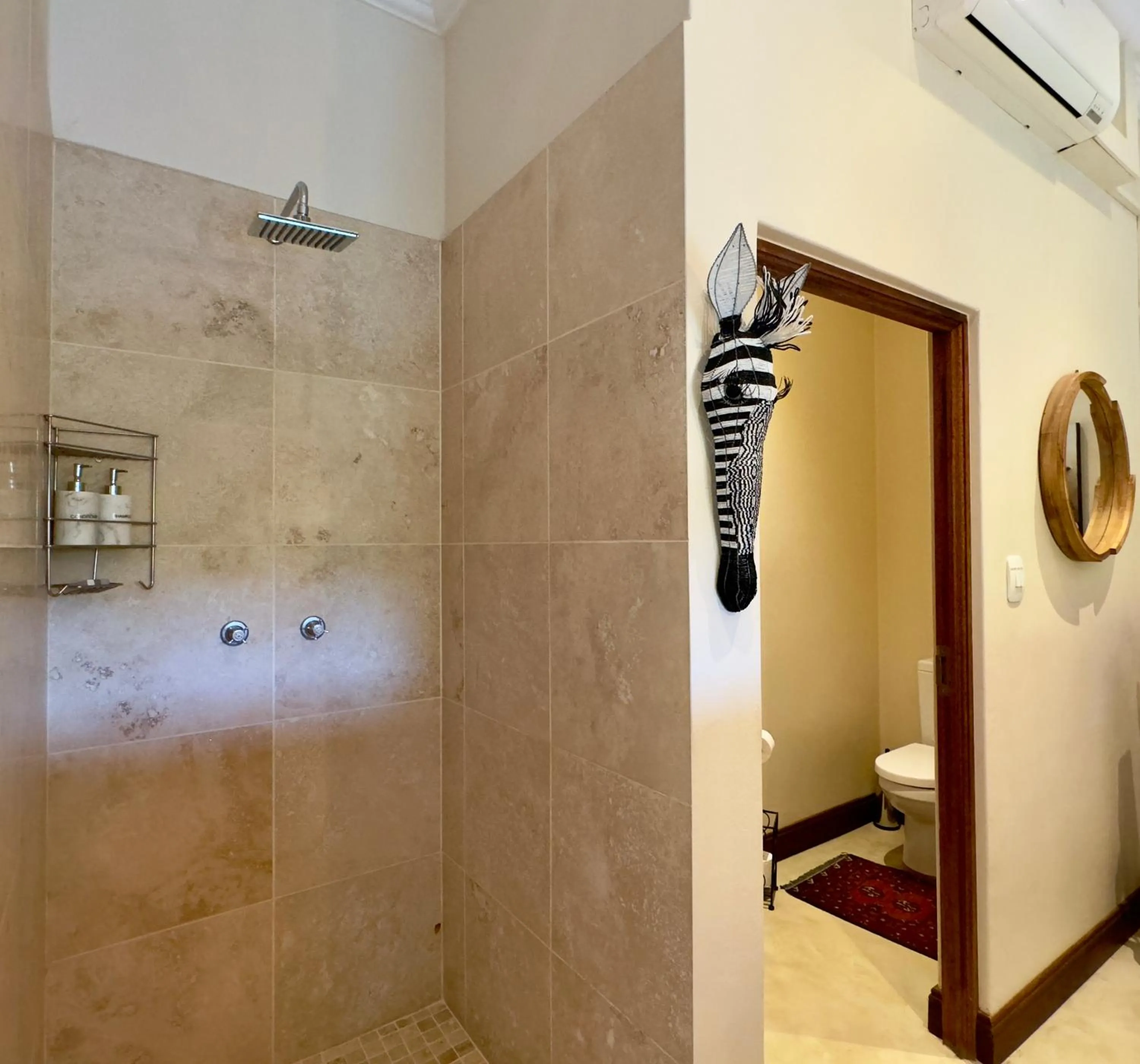 Shower in Kambaku River Lodge