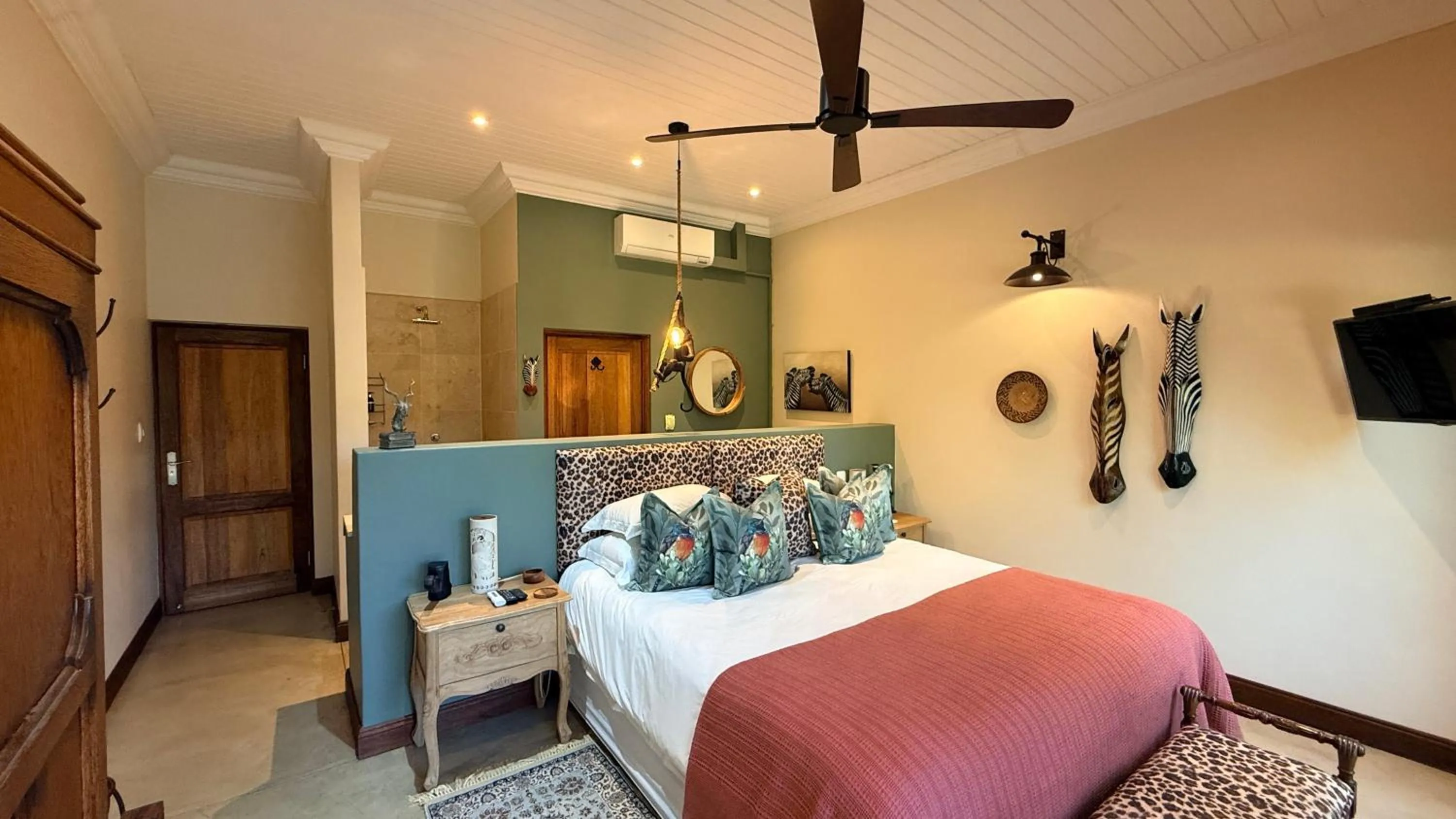 Bedroom, Bed in Kambaku River Lodge