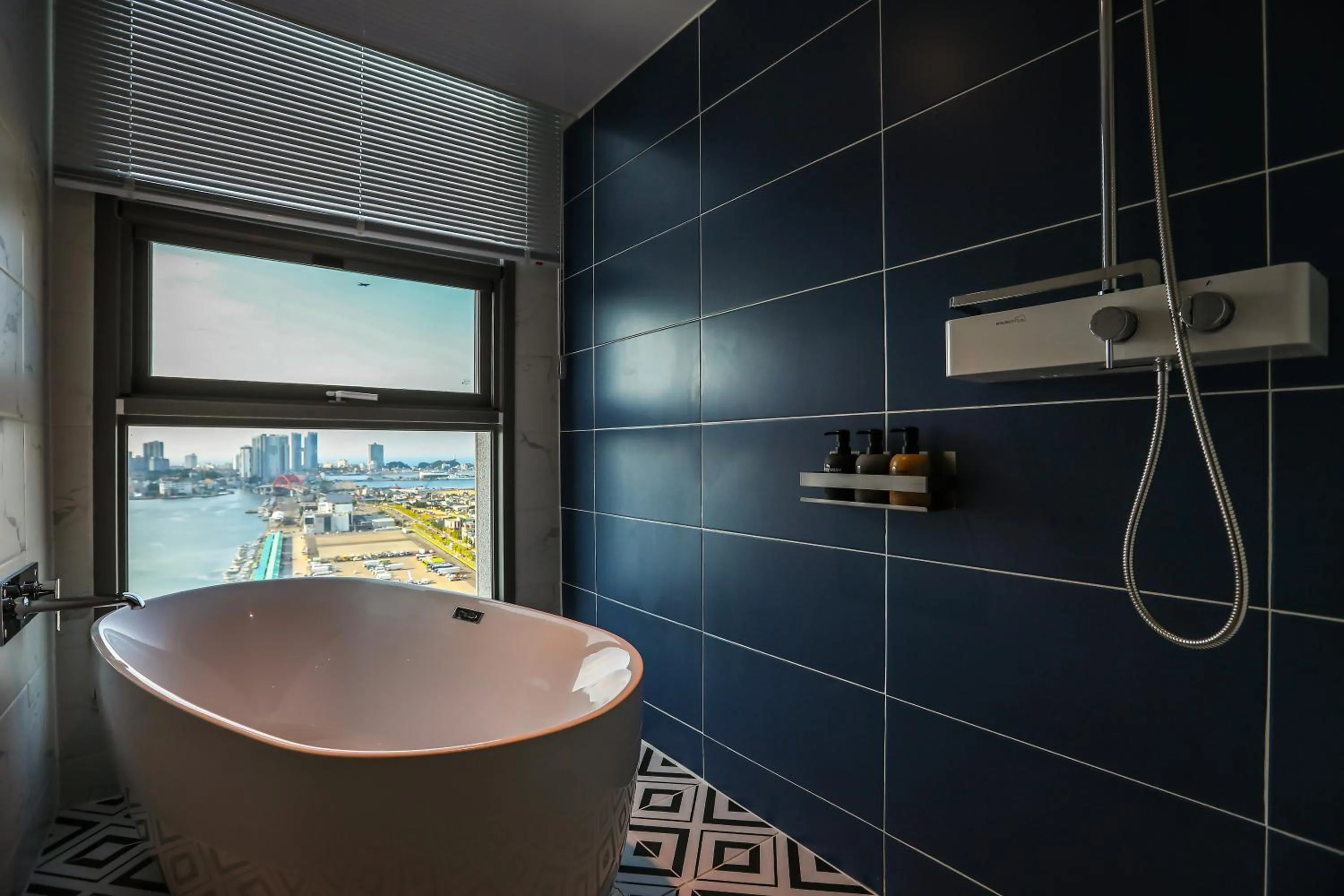 Bathroom in Hotelaround Sokcho