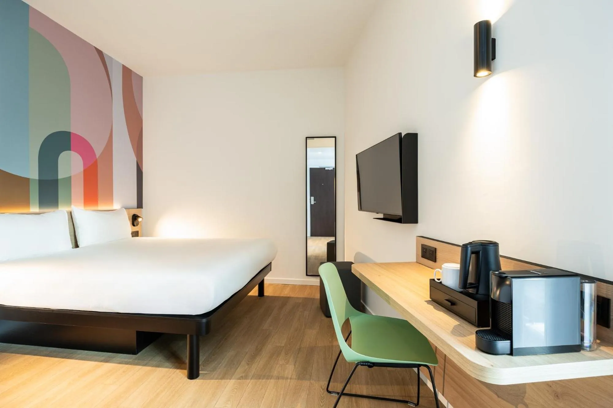 TV and multimedia, Bed in B&B HOTEL Brussels Airport