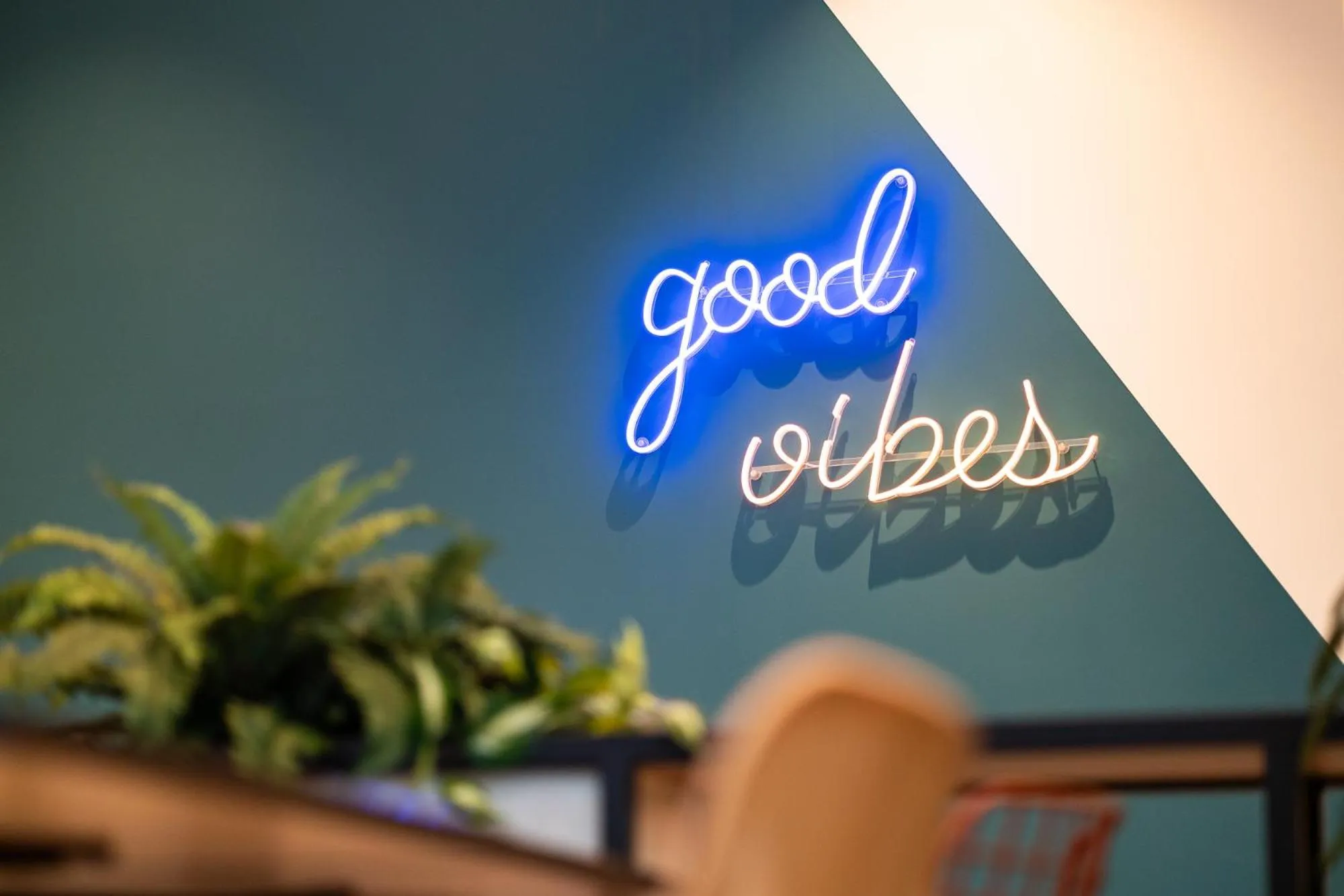 Text overlay in B&B HOTEL Brussels Airport