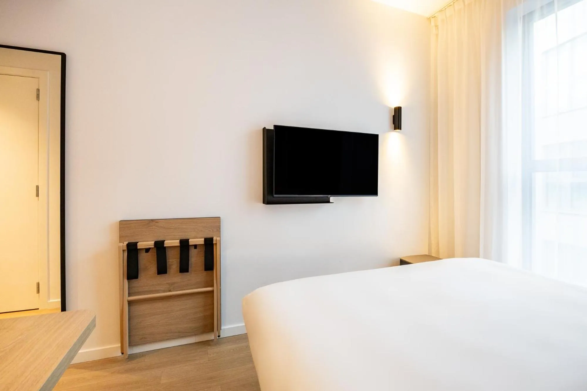 TV and multimedia, Bed in B&B HOTEL Brussels Airport