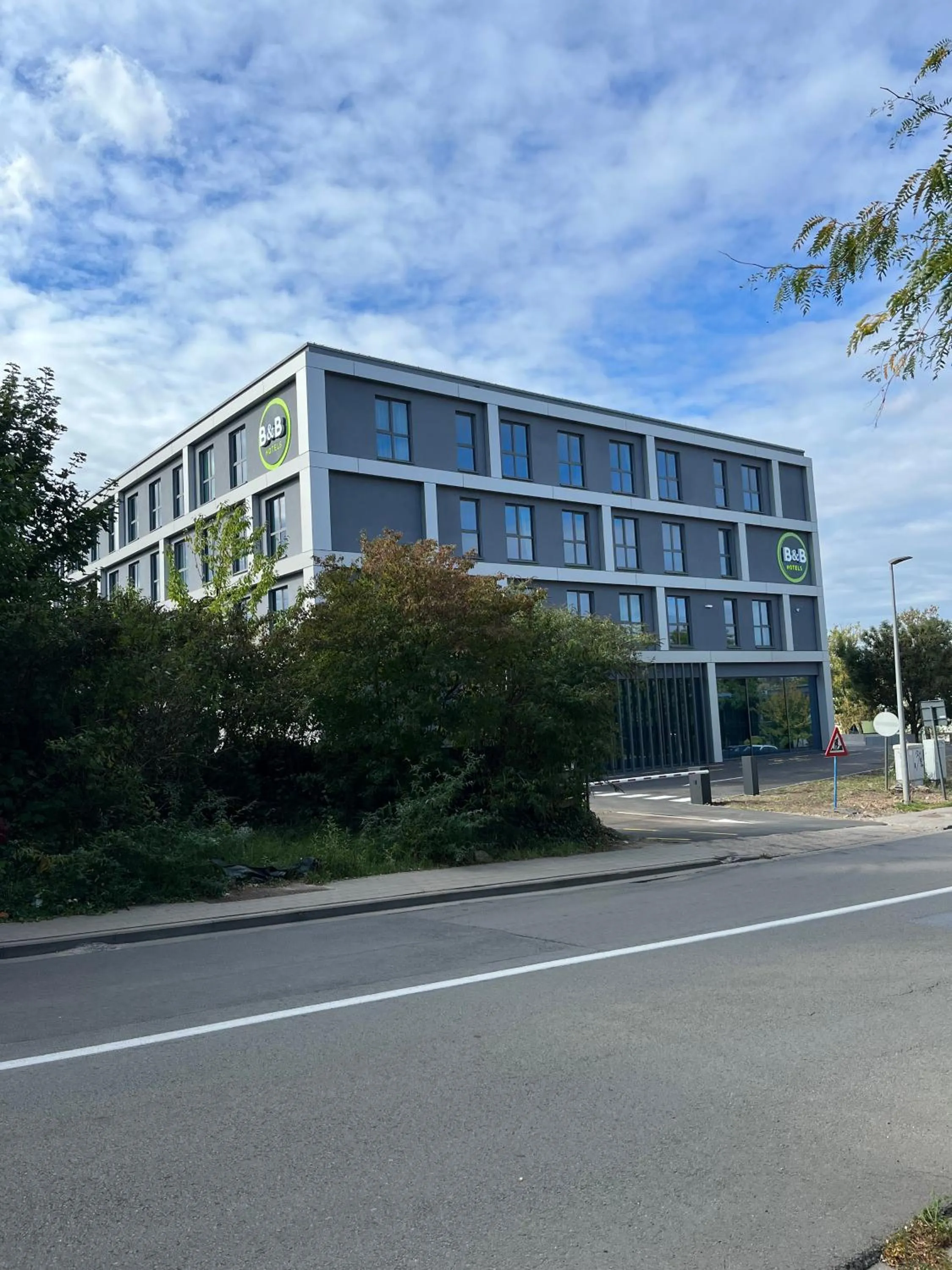 Property building in B&B HOTEL Brussels Airport