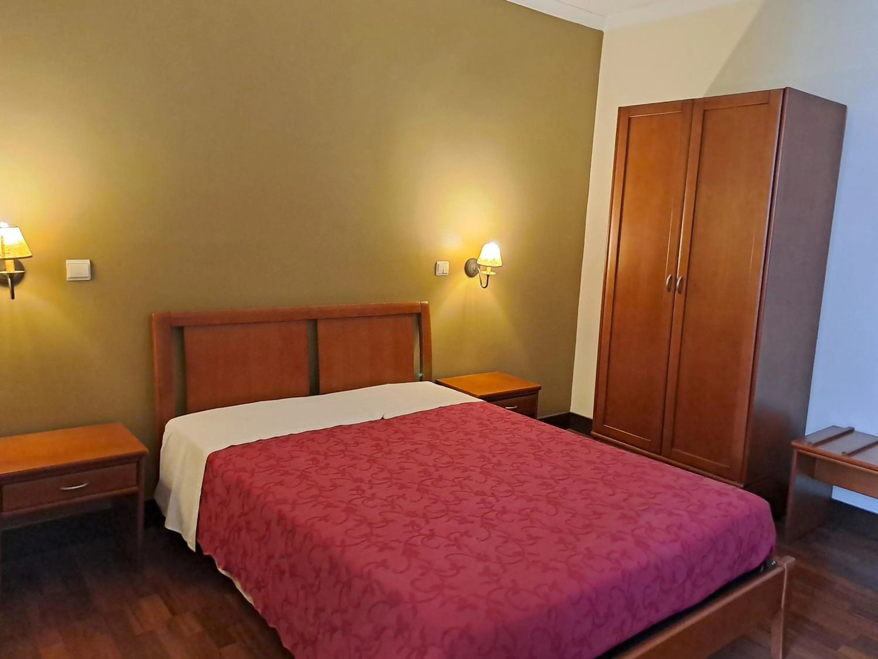 Bed in Residencial Dom Duarte