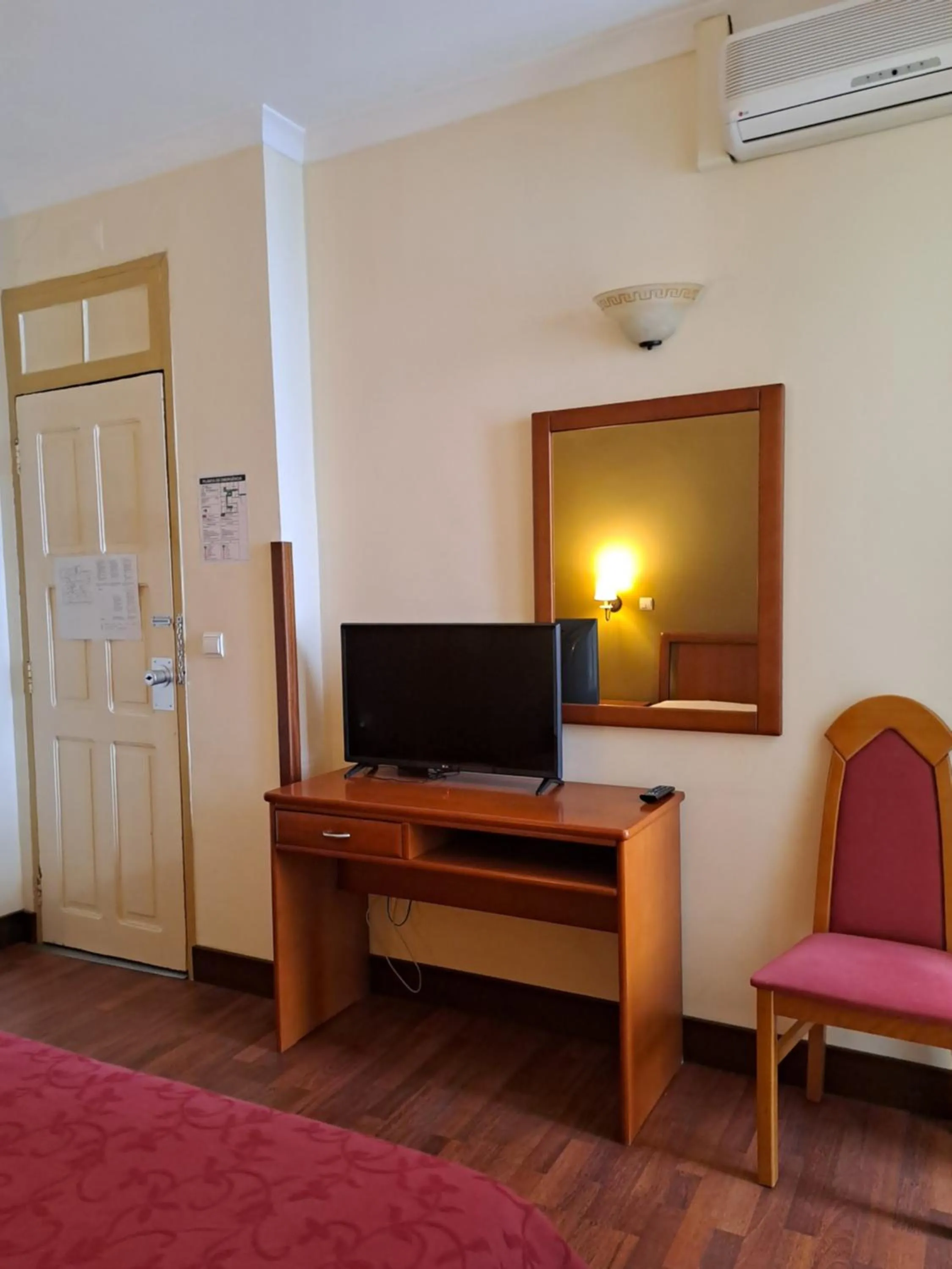 TV and multimedia in Residencial Dom Duarte