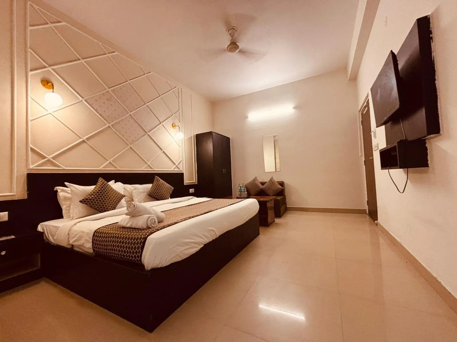 View (from property/room), Bed in Majestic Heights Hotel