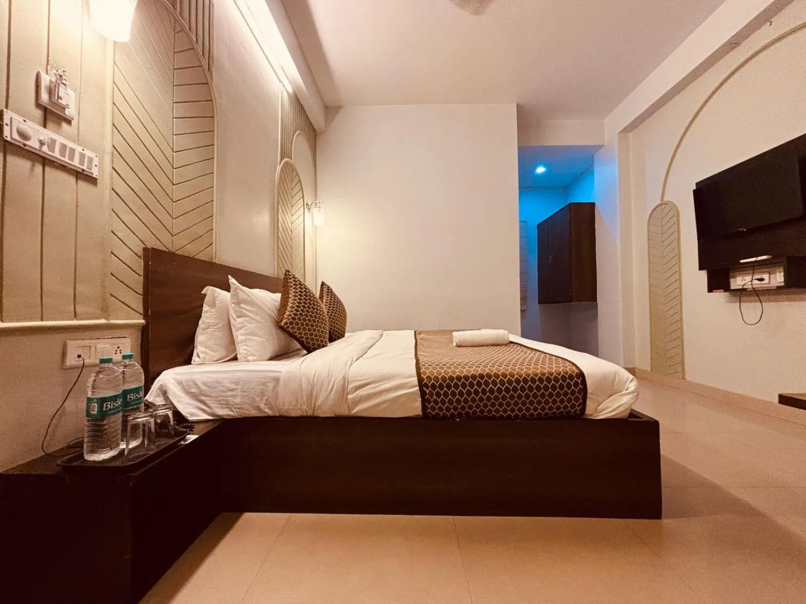 Bed in Majestic Heights Hotel