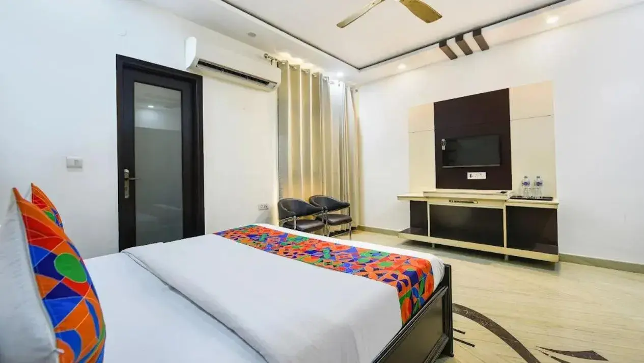 Bed in Hotel GreySky Residency Bed in Hotel GreySky Residency