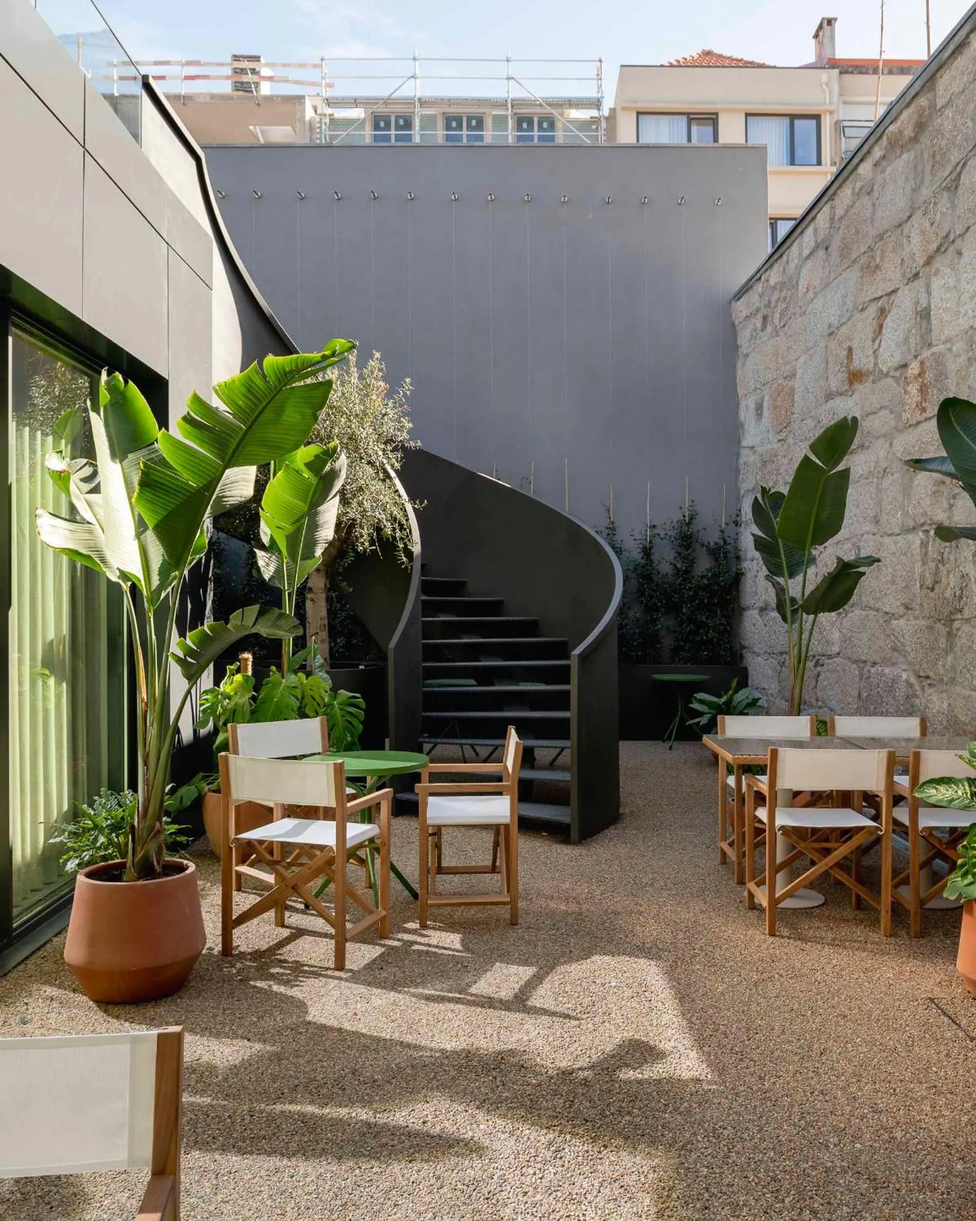 Restaurant/places to eat in Artcore Hotel Porto
