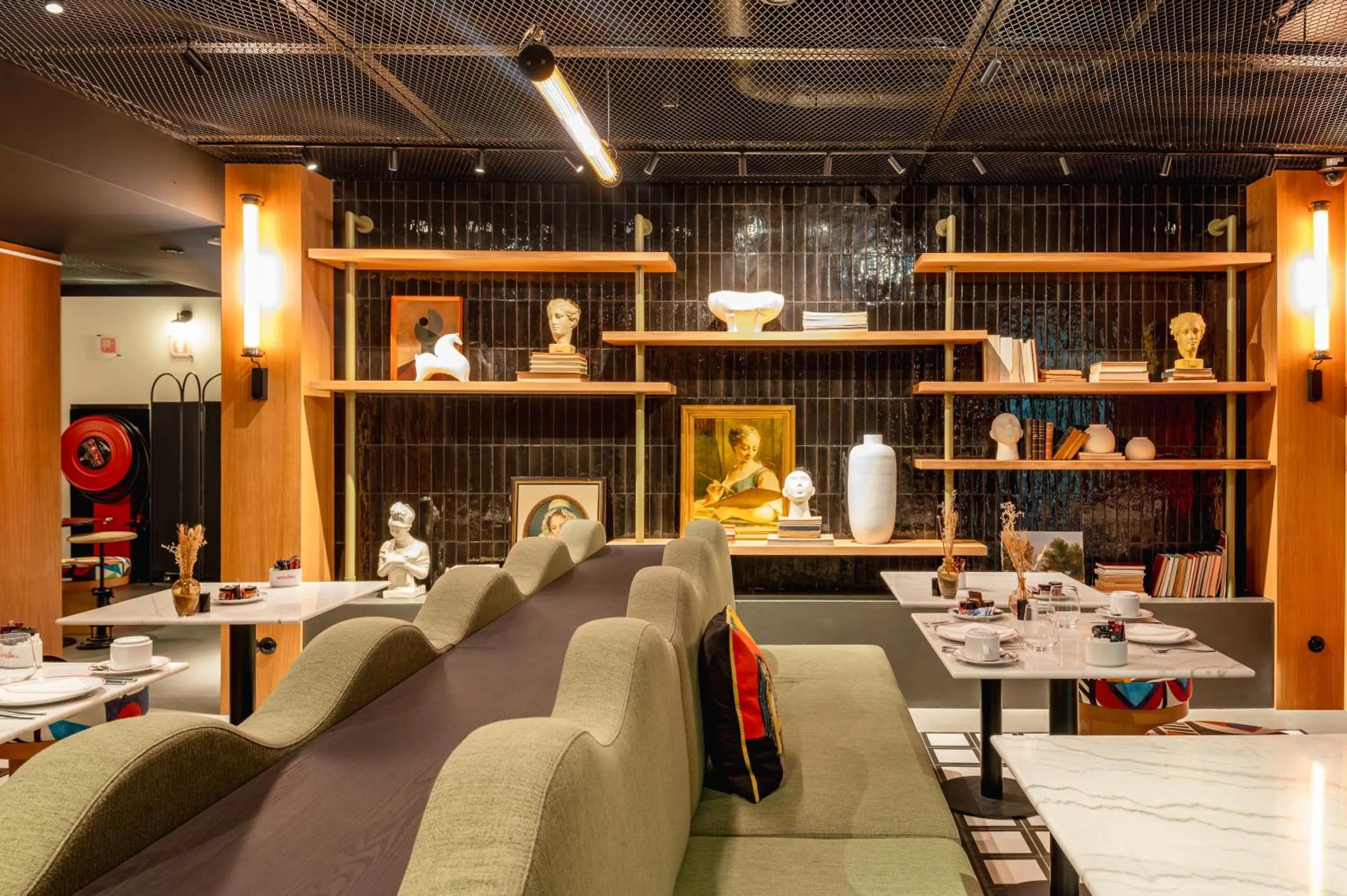 Restaurant/places to eat in Artcore Hotel Porto