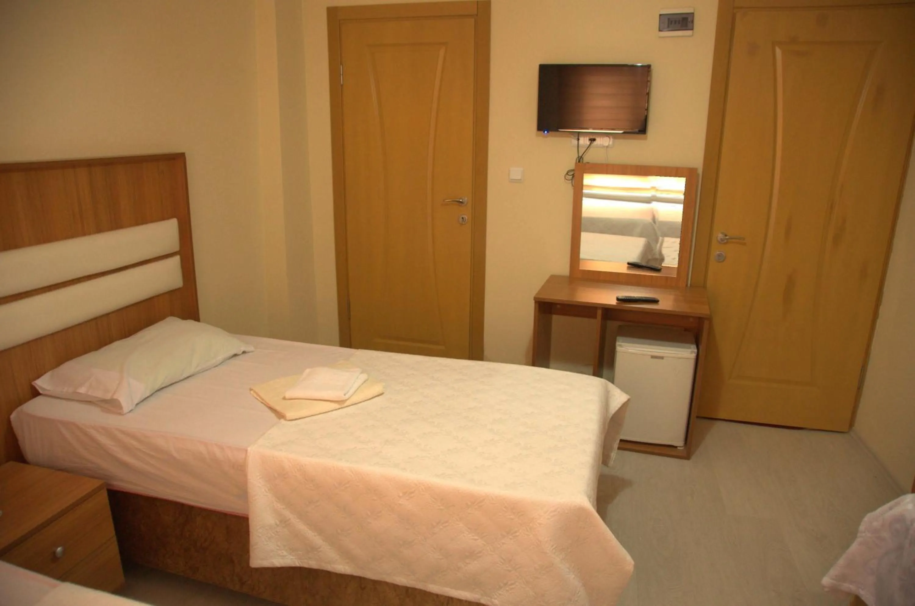 Photo of the whole room in Torun Hotel Bursa