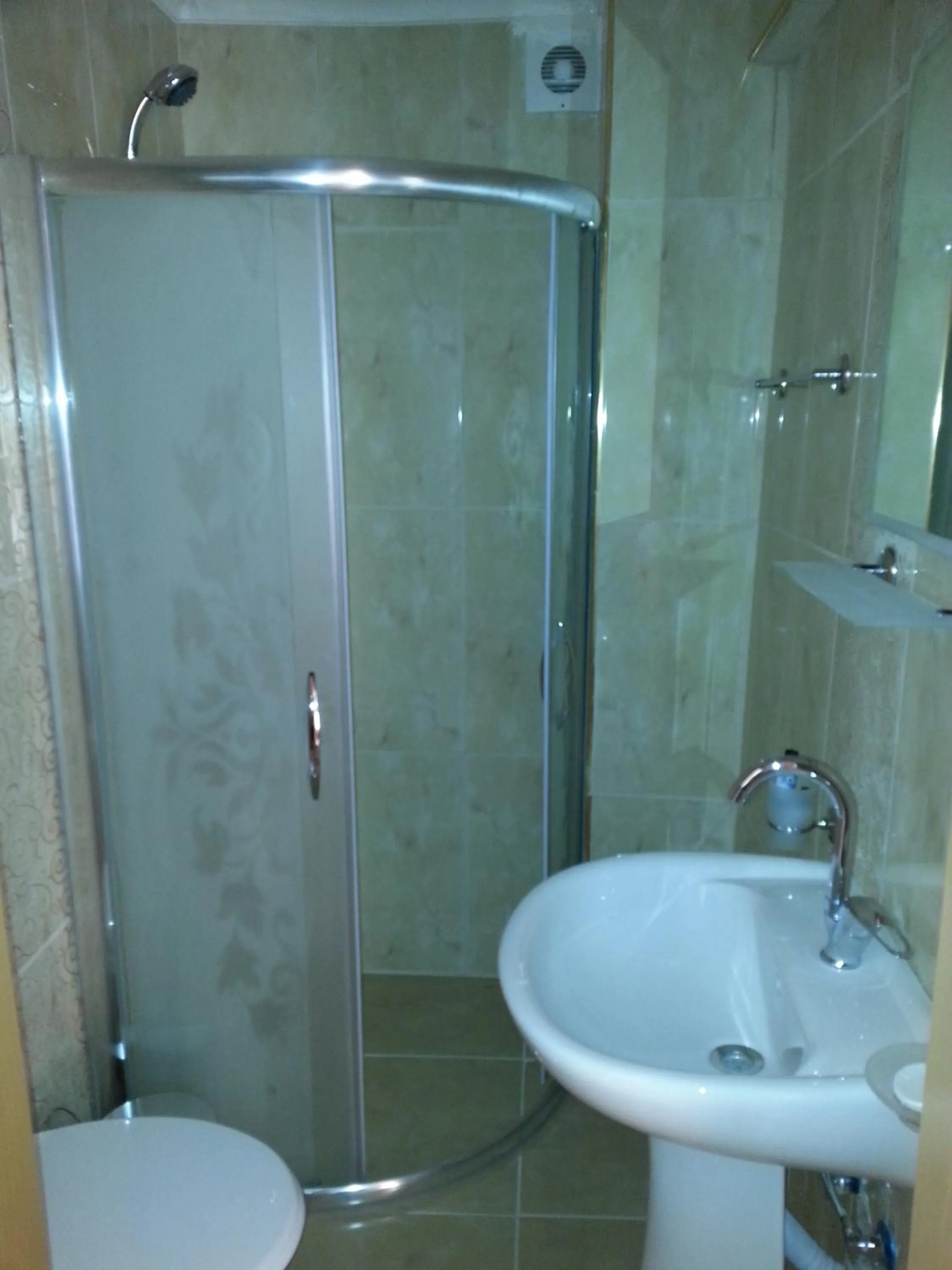 Photo of the whole room in Torun Hotel Bursa