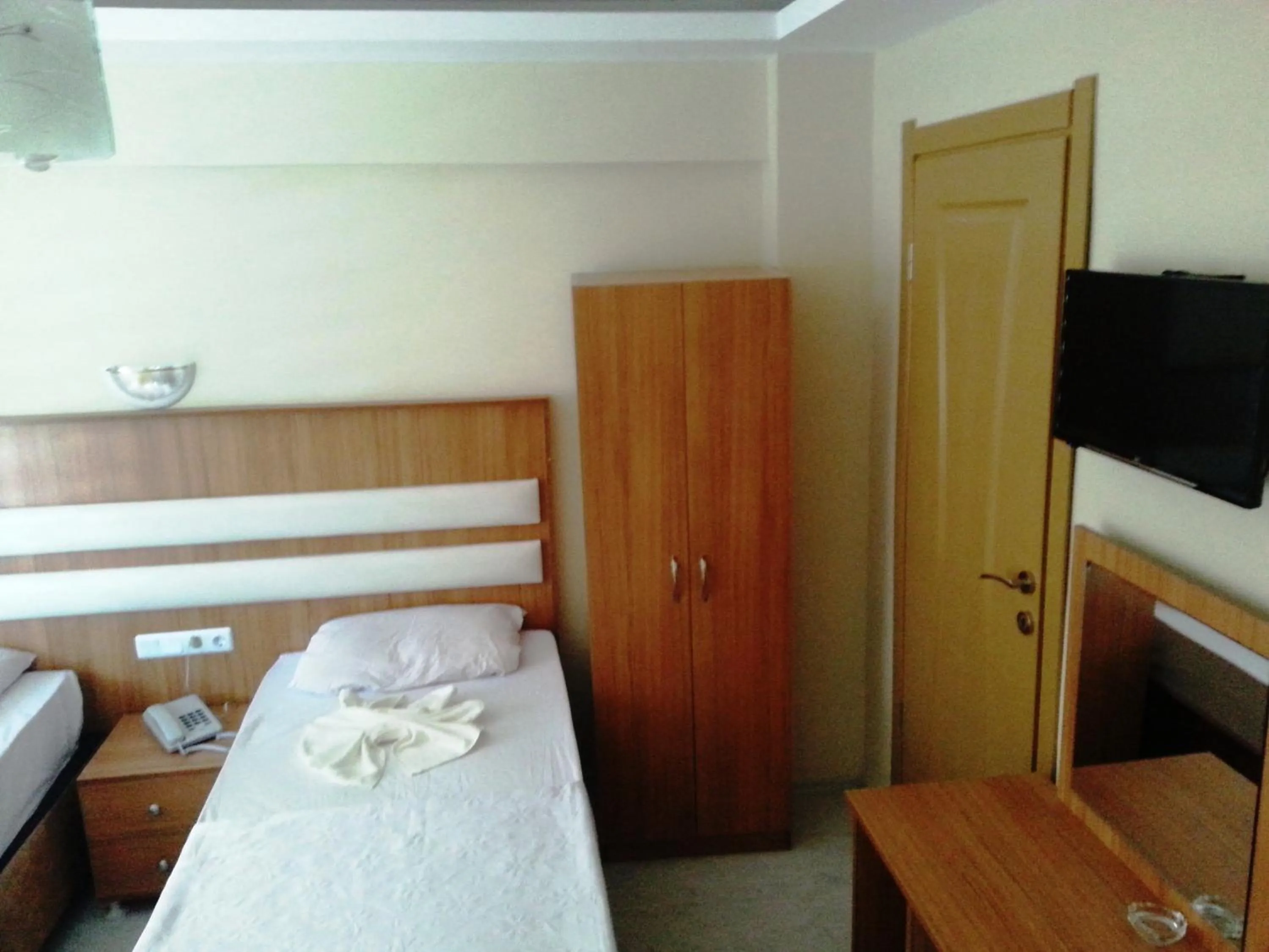 Photo of the whole room in Torun Hotel Bursa