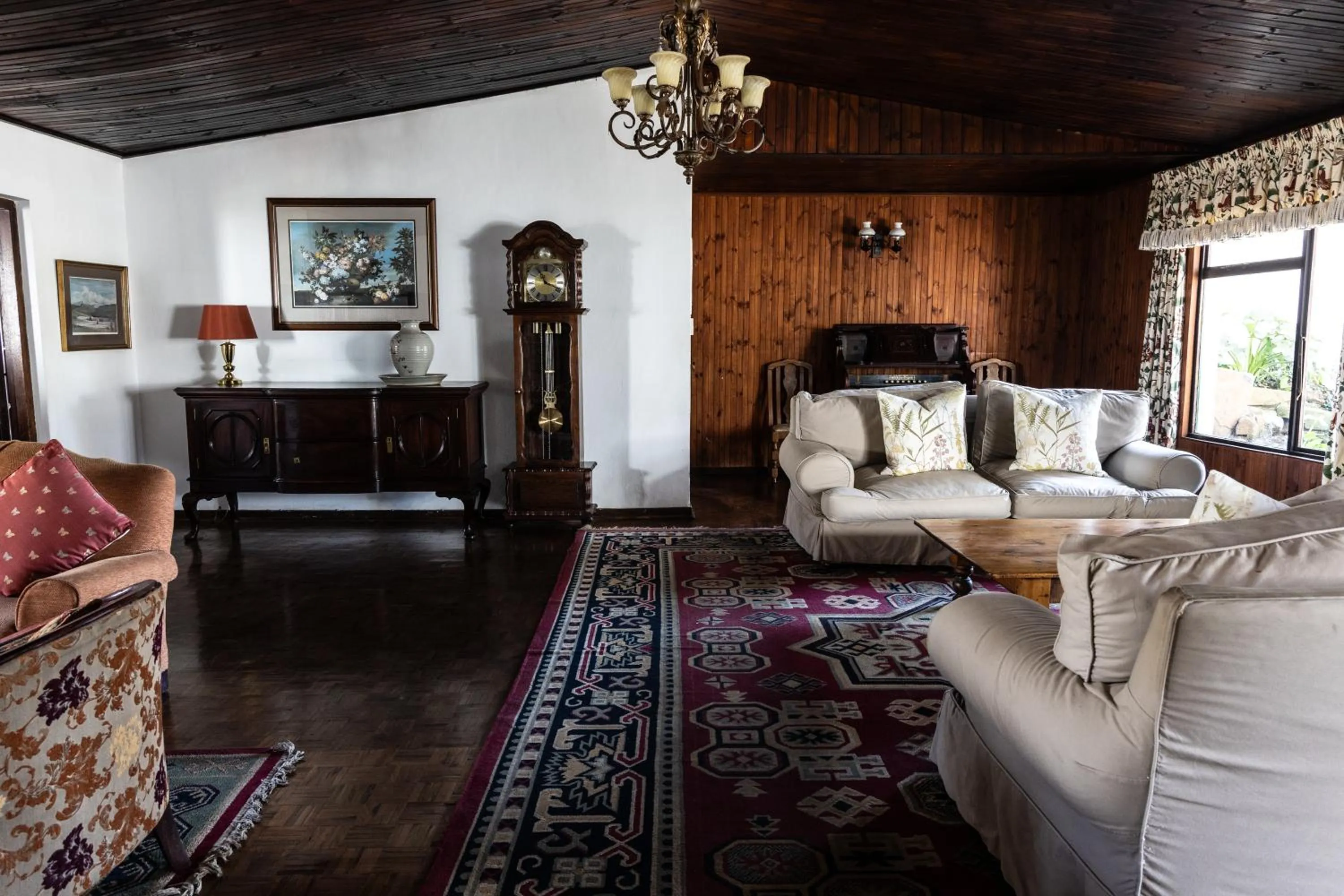 Communal lounge/ TV room in Himeville Arms