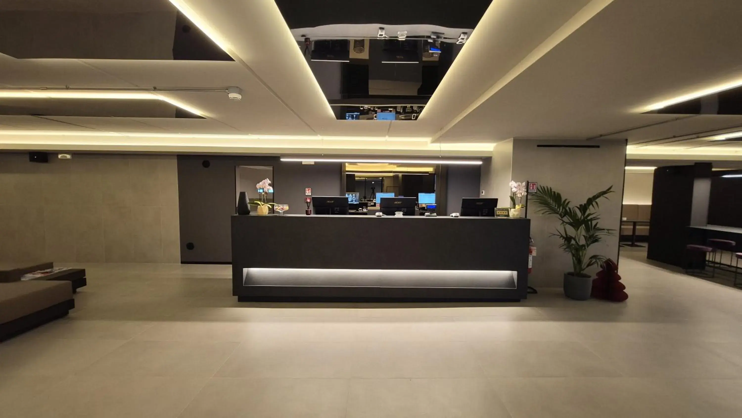 Lobby or reception in Kira Suites Hotel Milano Lobby or reception in Kira Suites Hotel Milano