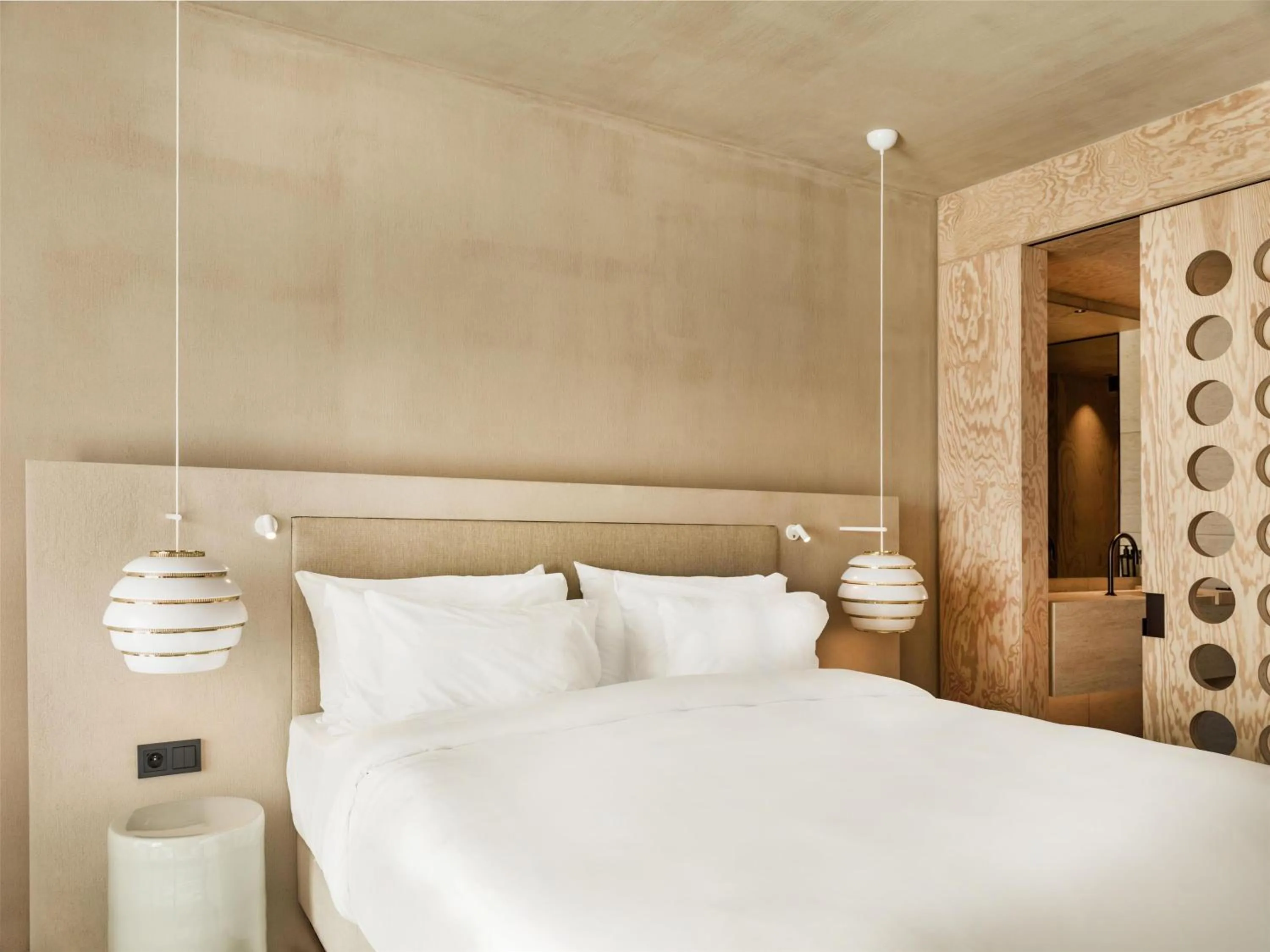 Bedroom, Bed in Radisson Collection The National Hotel, Brussels