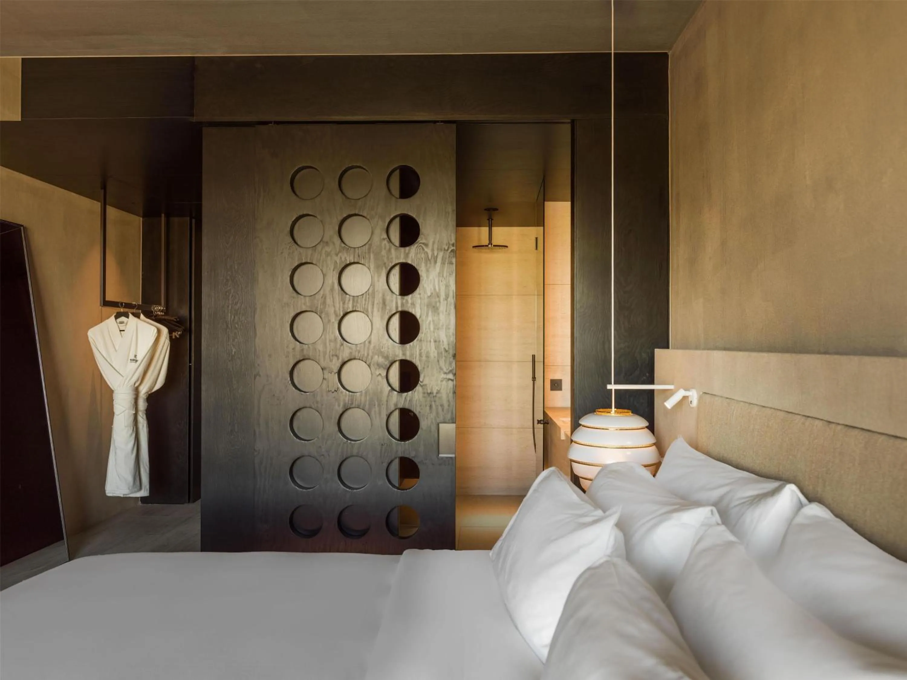 Bedroom, Bed in Radisson Collection The National Hotel, Brussels