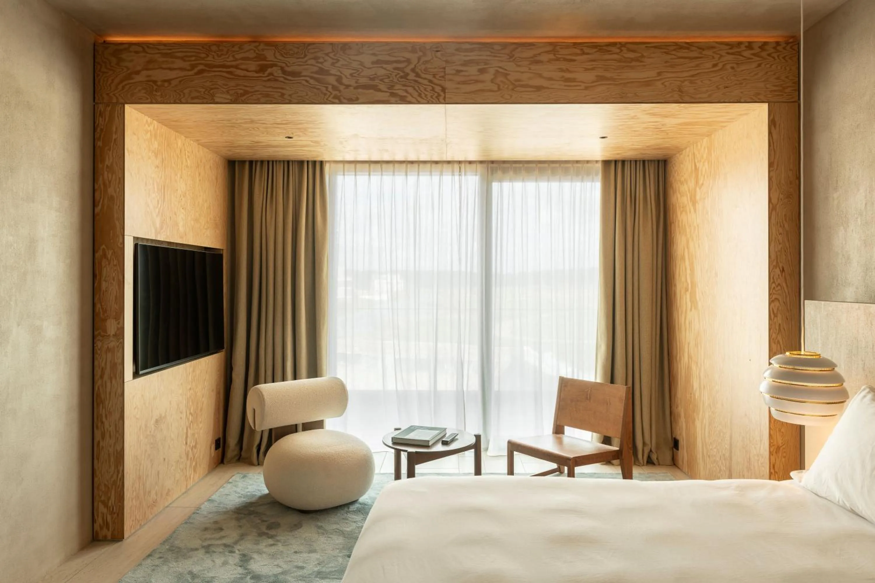 Bedroom, Bed in Radisson Collection The National Hotel, Brussels