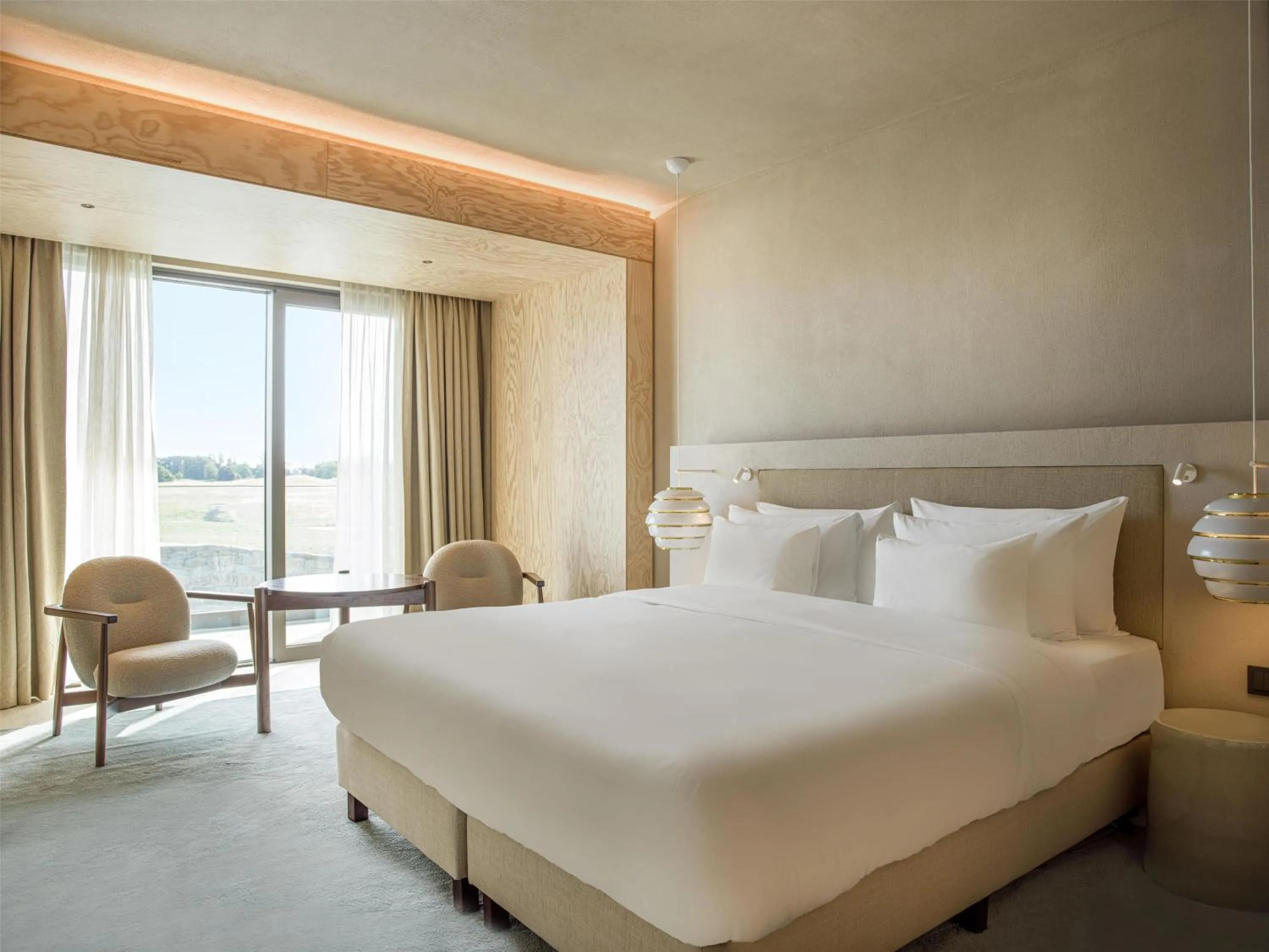 Bedroom, Bed in Radisson Collection The National Hotel, Brussels