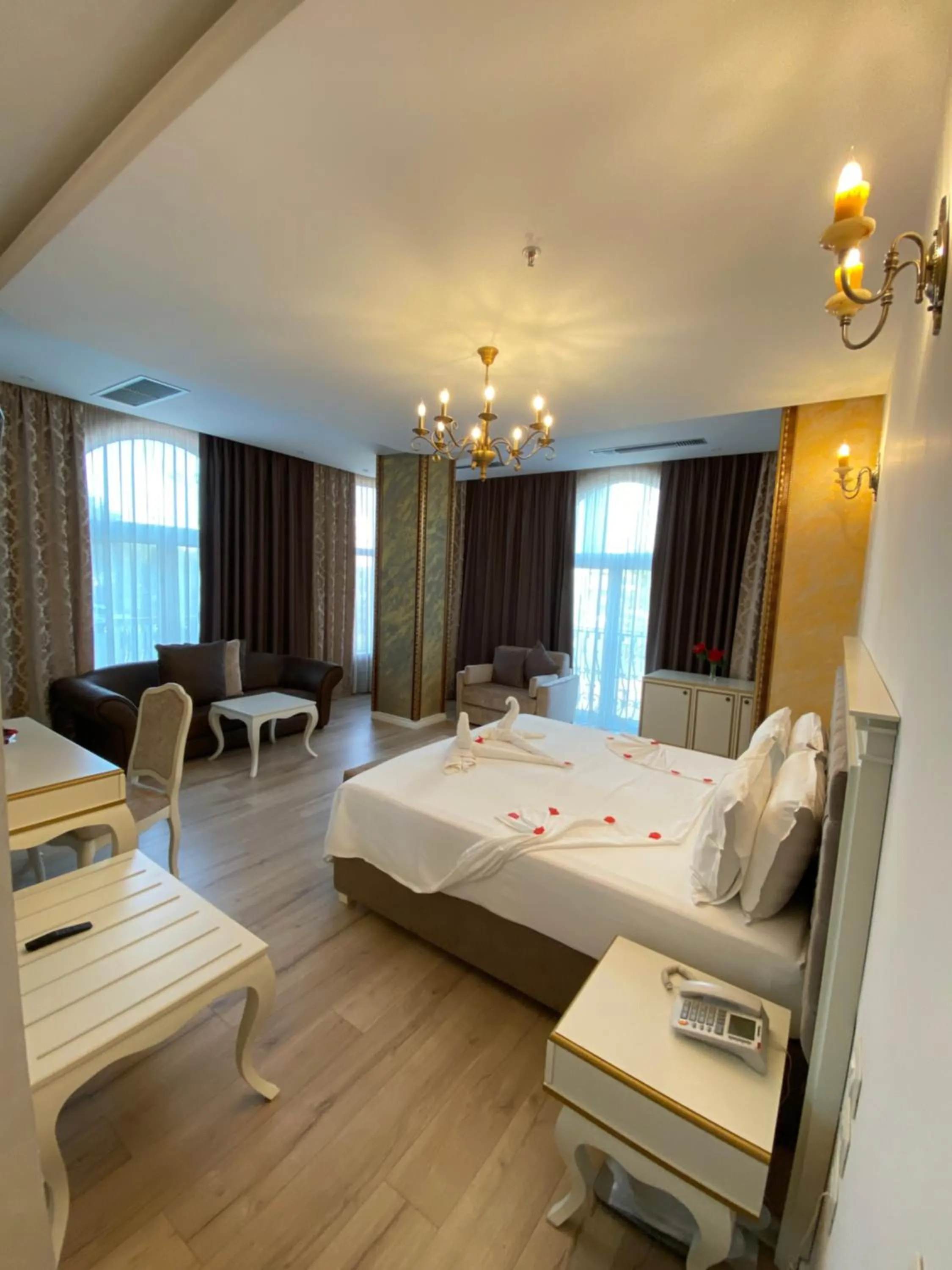 Photo of the whole room, Bed in The Red Bricks Hotel