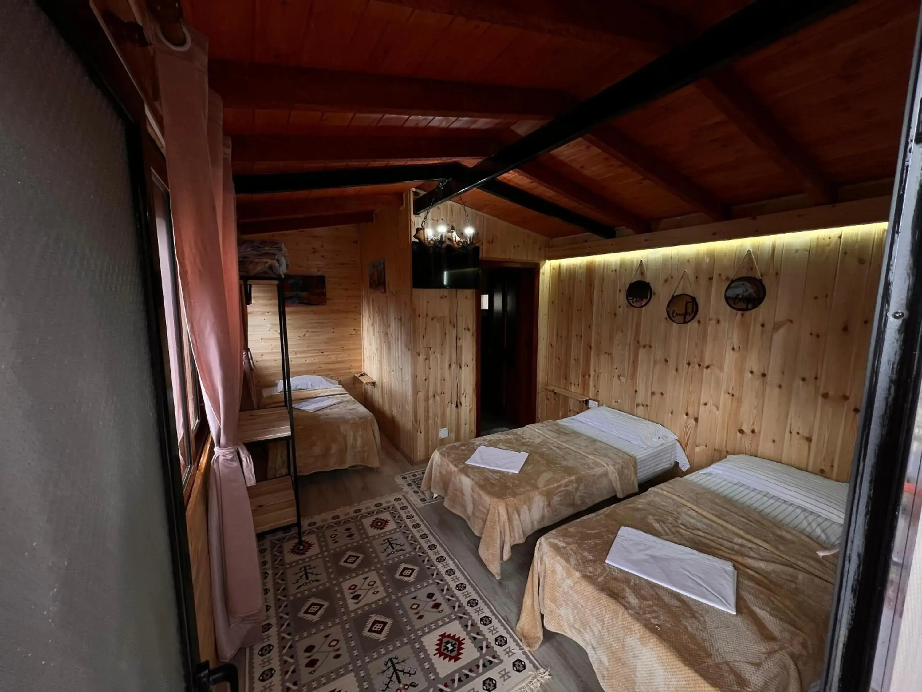 Basic Triple Room in Rooms Merlika -Inside the Castle- Basic Triple Room in Rooms Merlika -Inside the Castle-