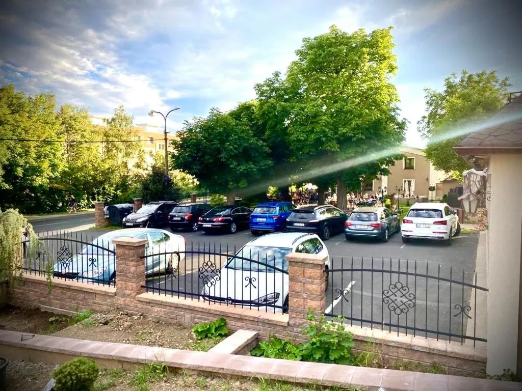 Hotel & Restaurant Pod Kaštany