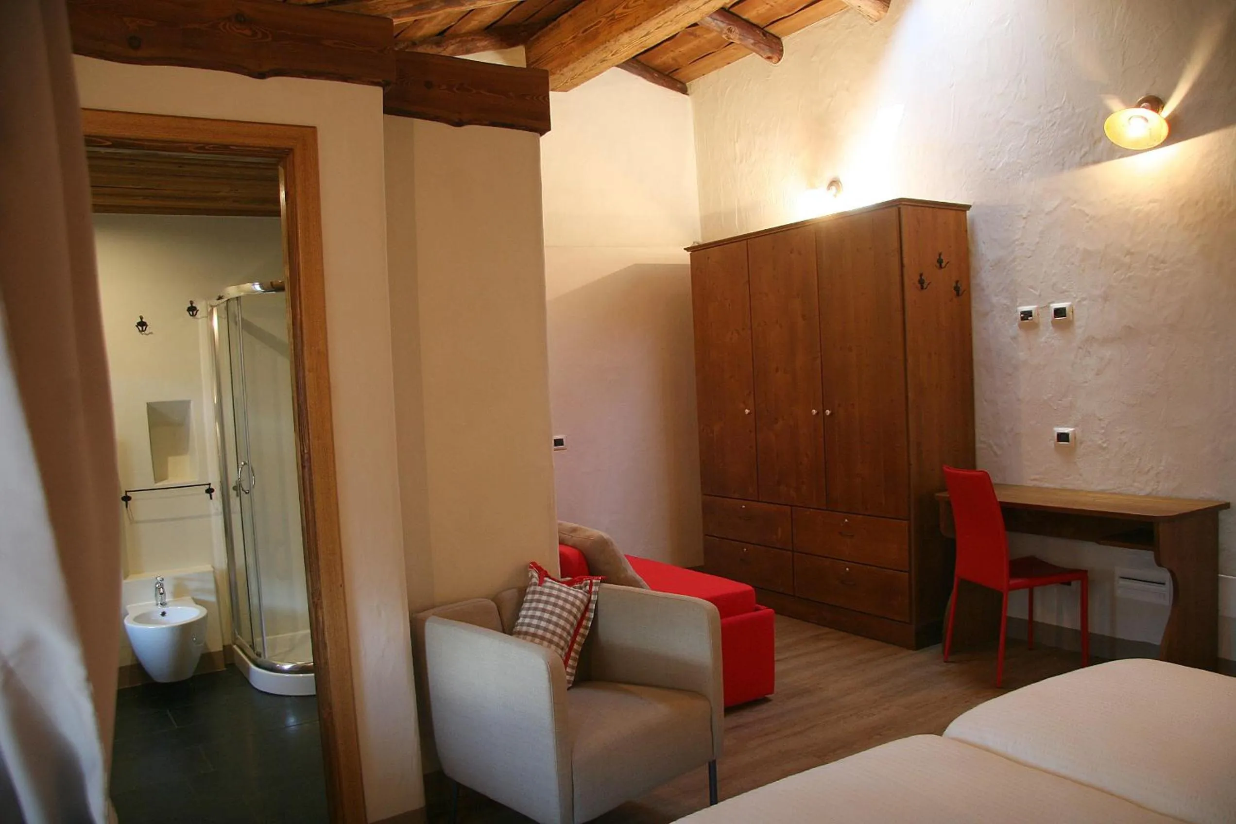Photo of the whole room, Bed in Ostello del Castello Tirano