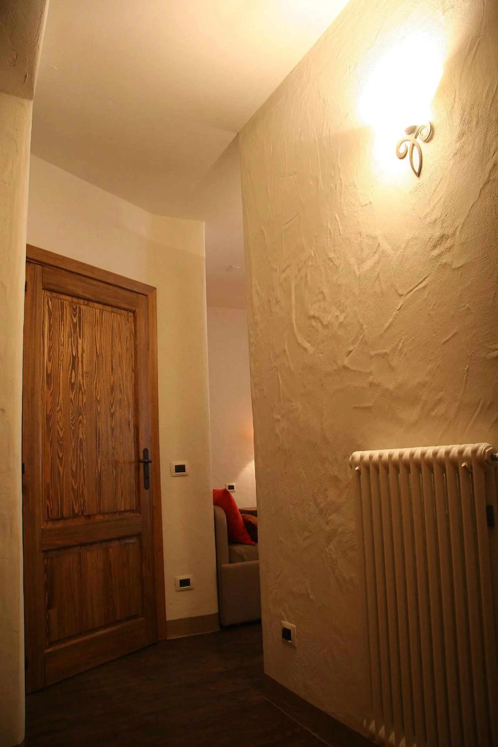 Decorative detail in Ostello del Castello Tirano