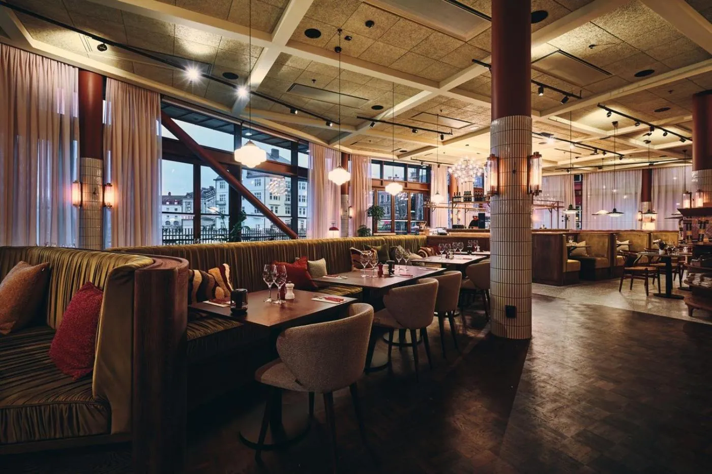 Restaurant/places to eat in The Dock
