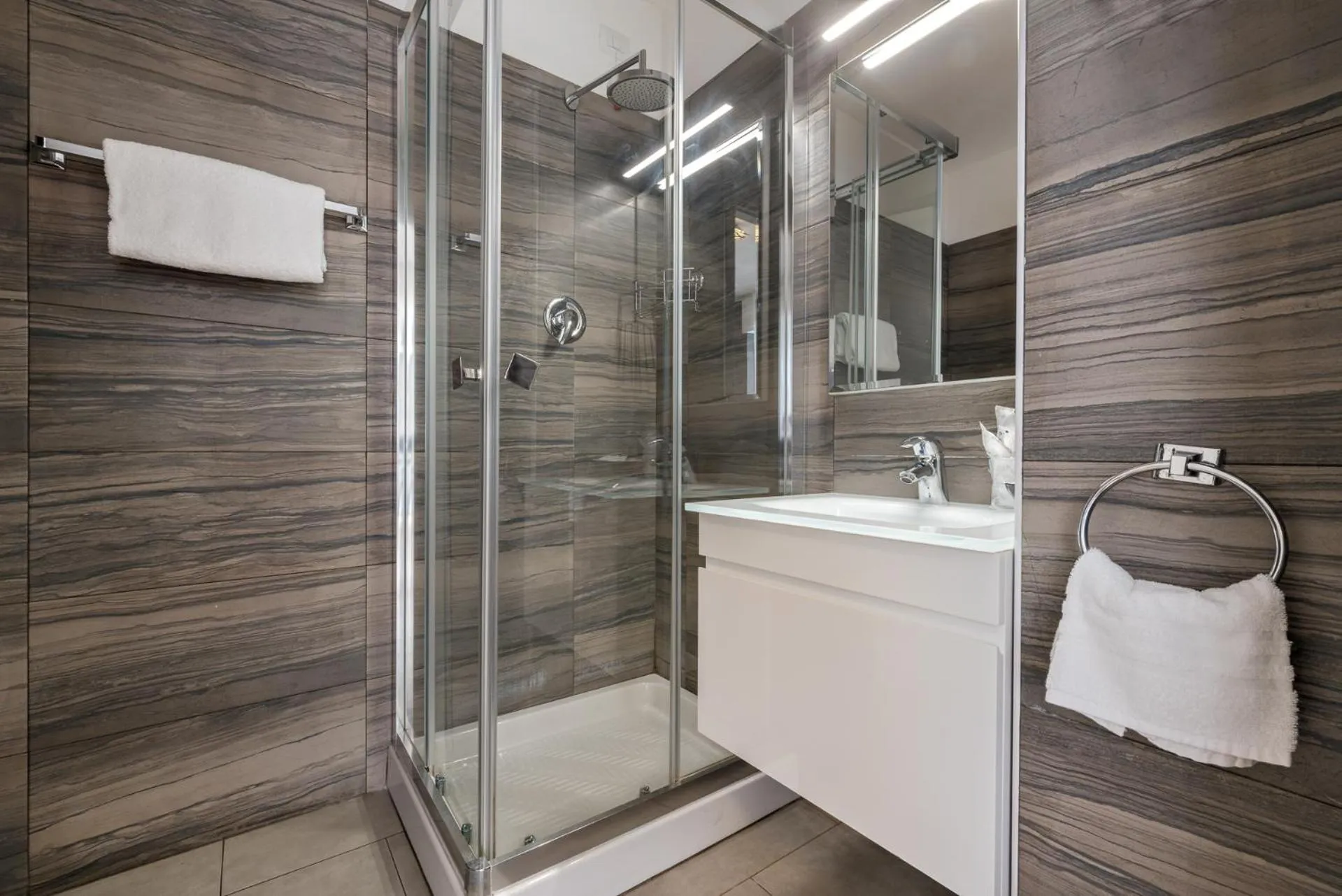 Shower in Affittacamere My Home