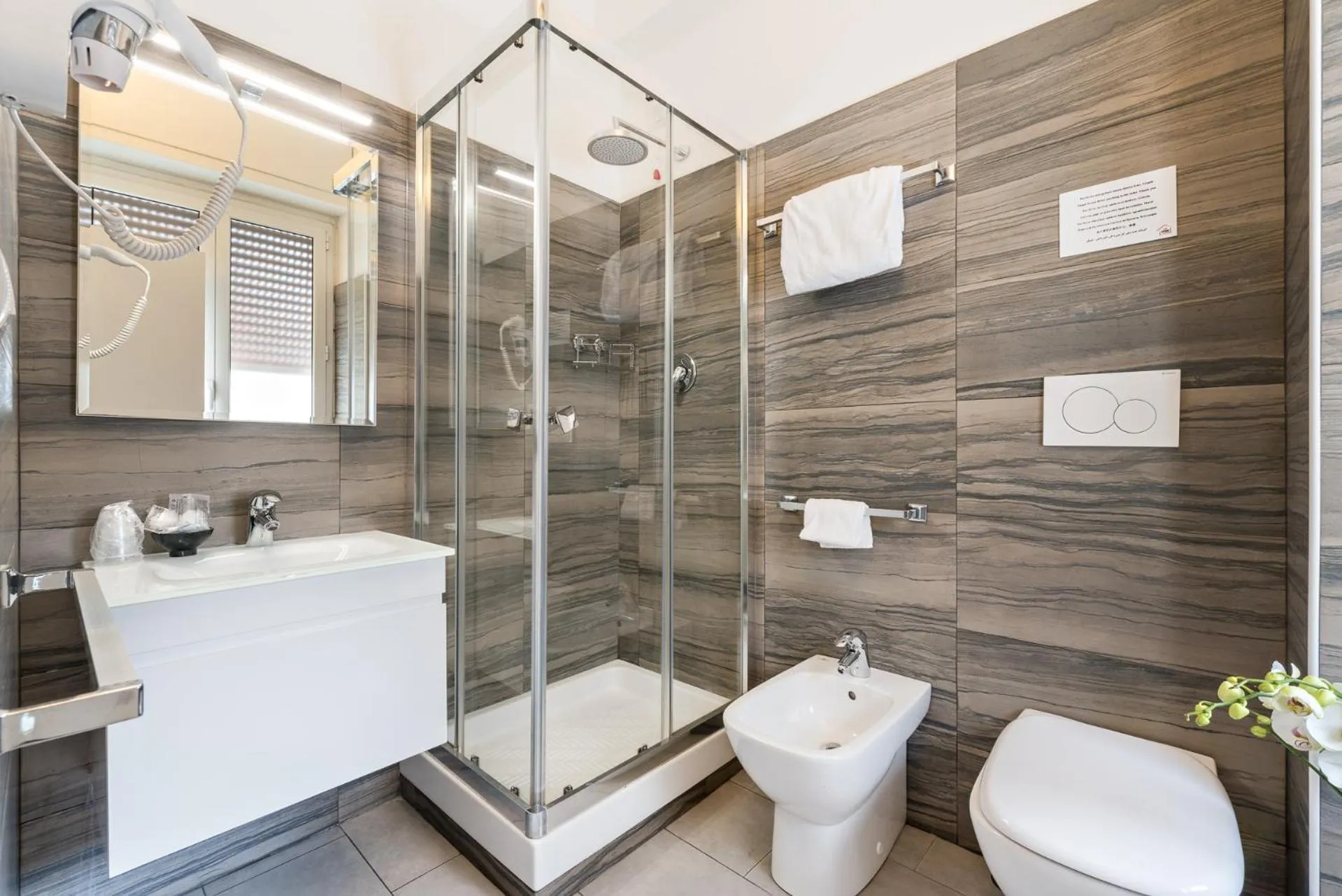 Shower in Affittacamere My Home