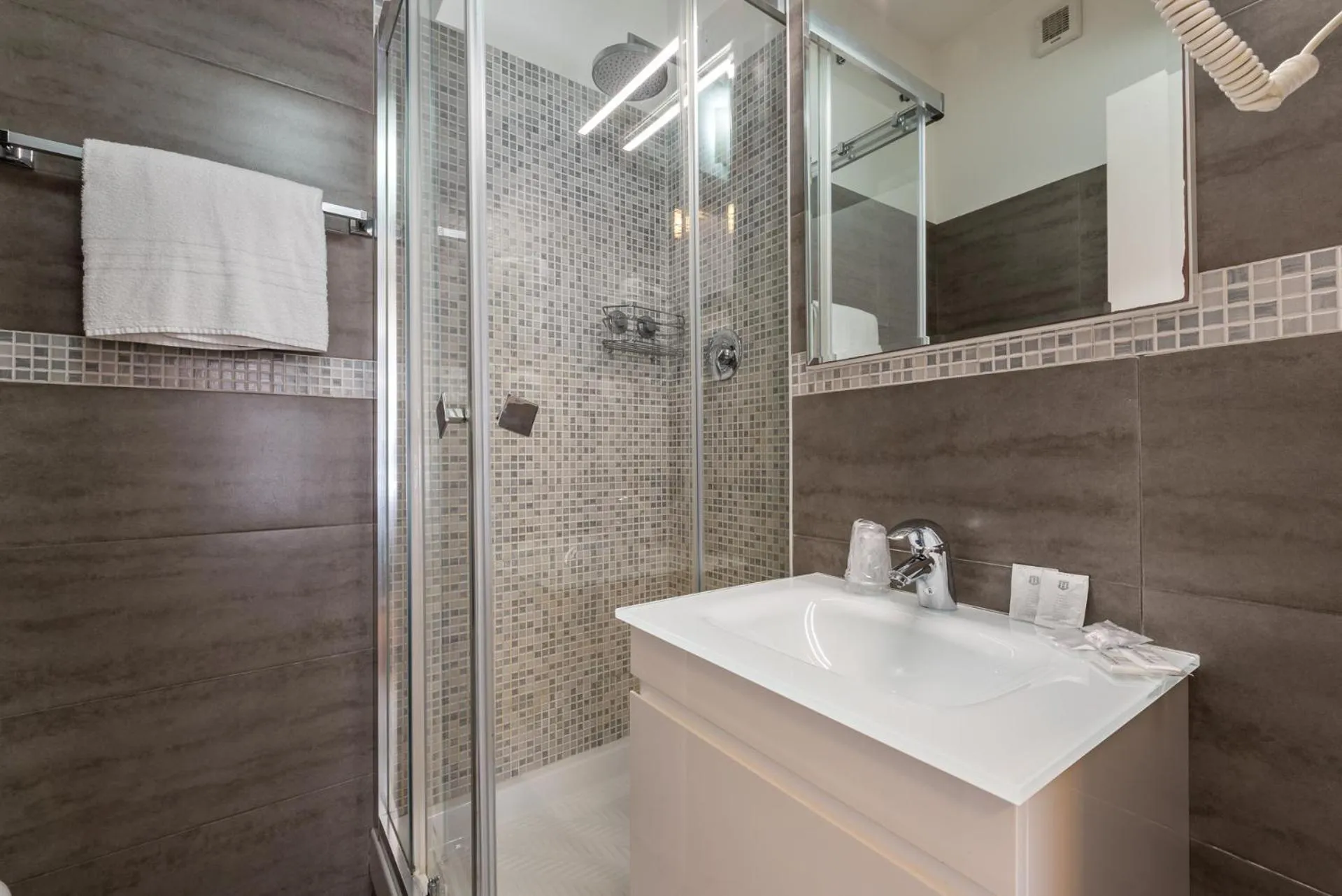 Shower in Affittacamere My Home