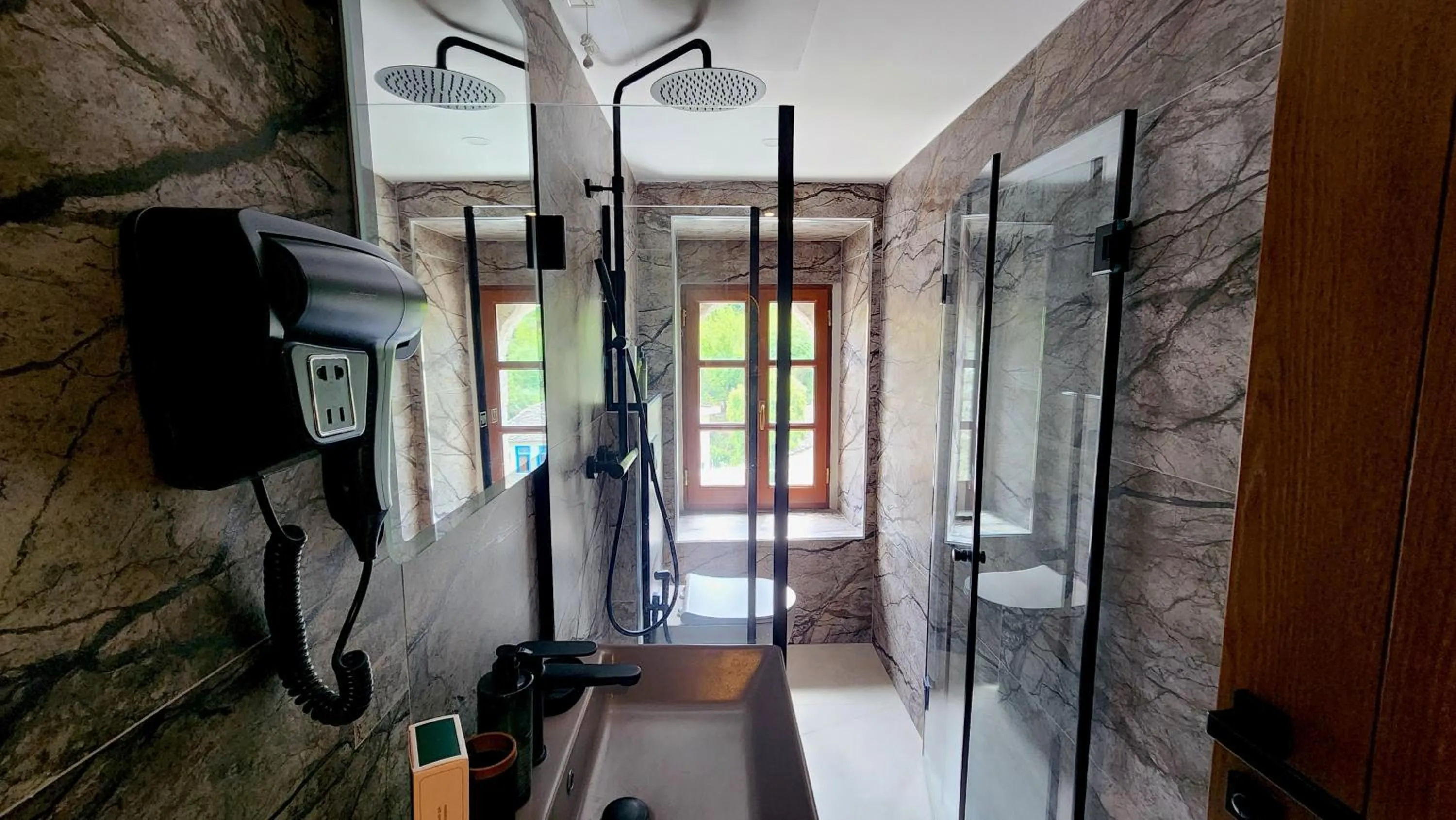 Shower in Bizant House Boutique Hotel