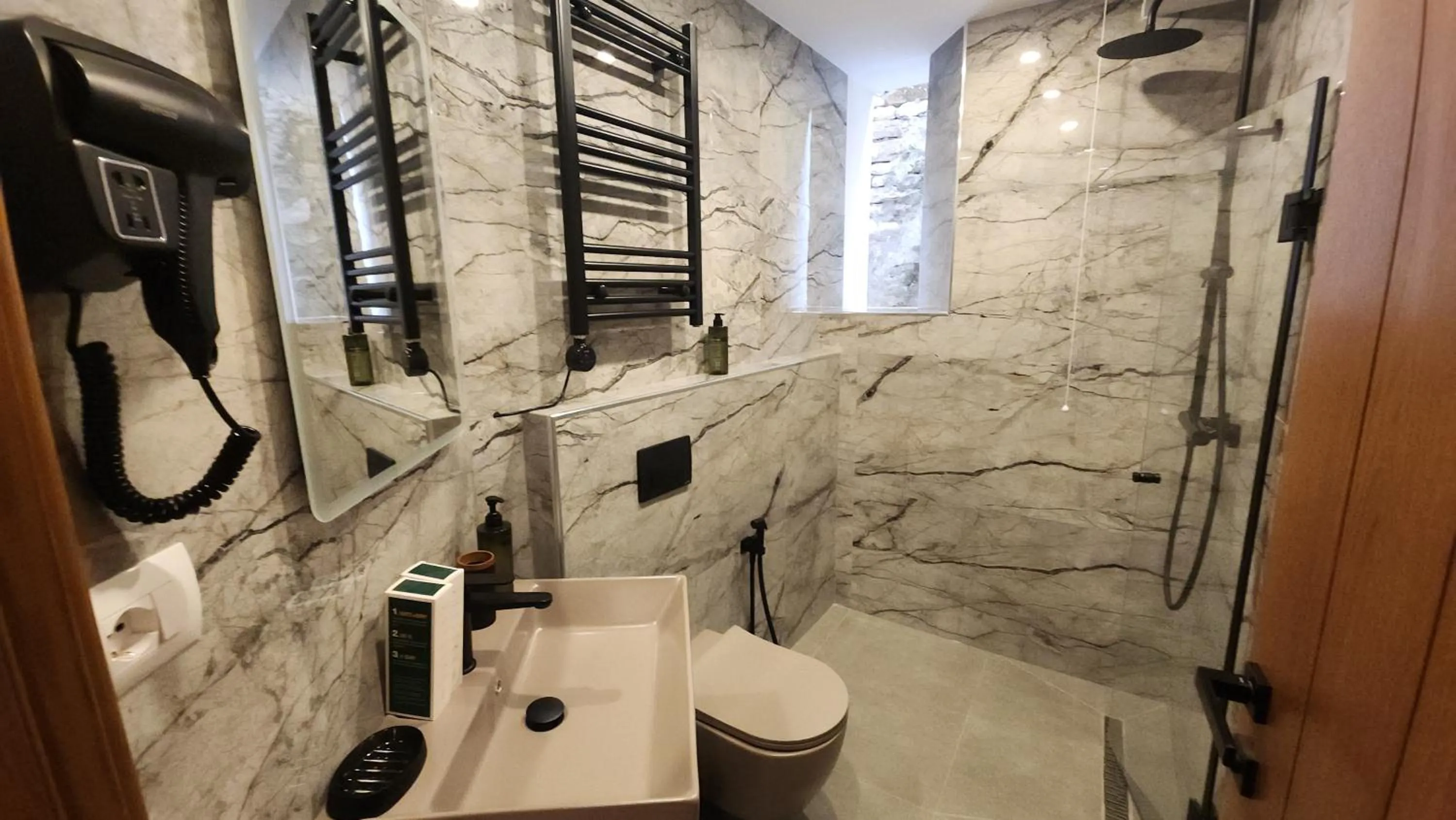 Shower in Bizant House Boutique Hotel