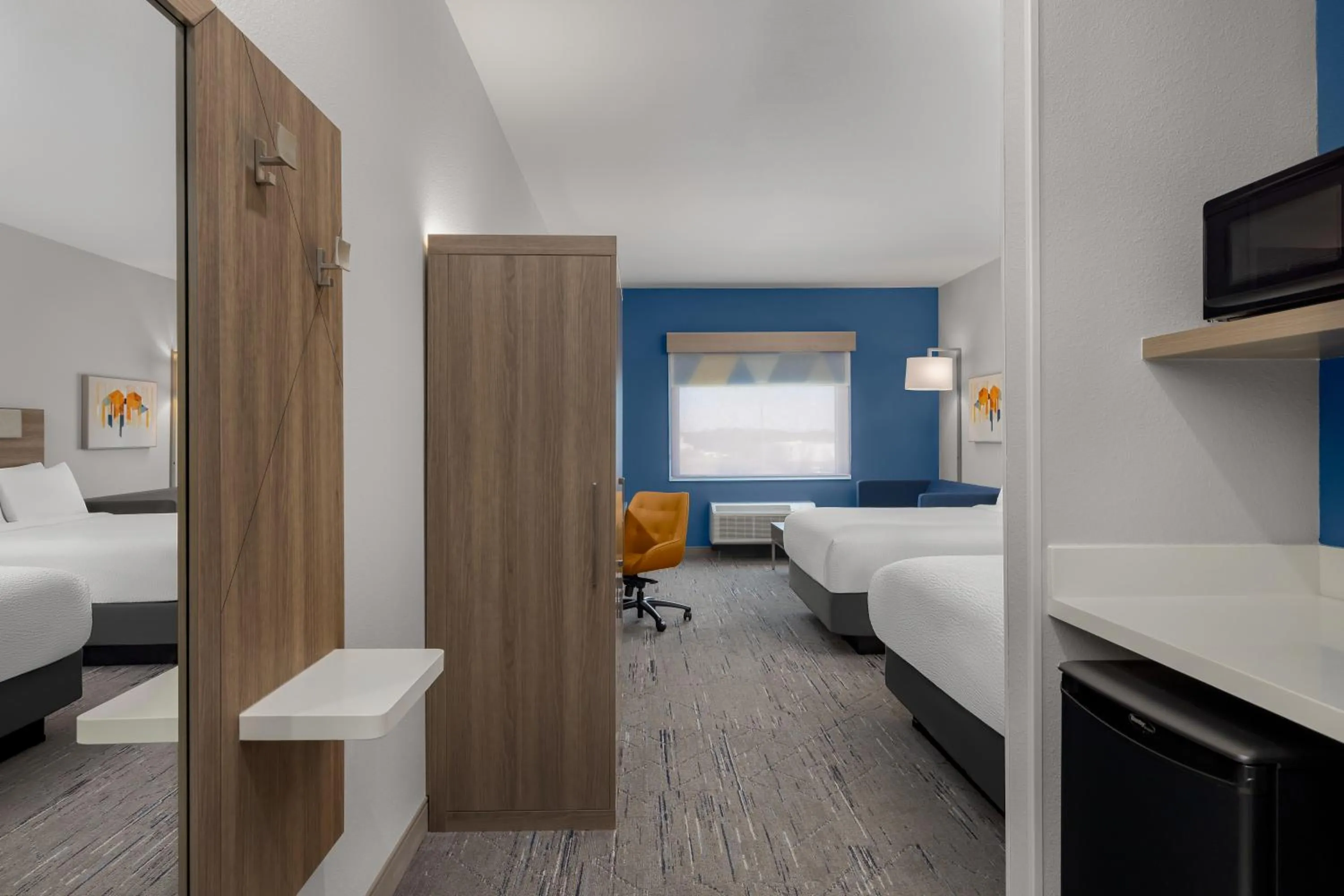 Bed in Holiday Inn Express & Suites Huntsville Northeast by IHG