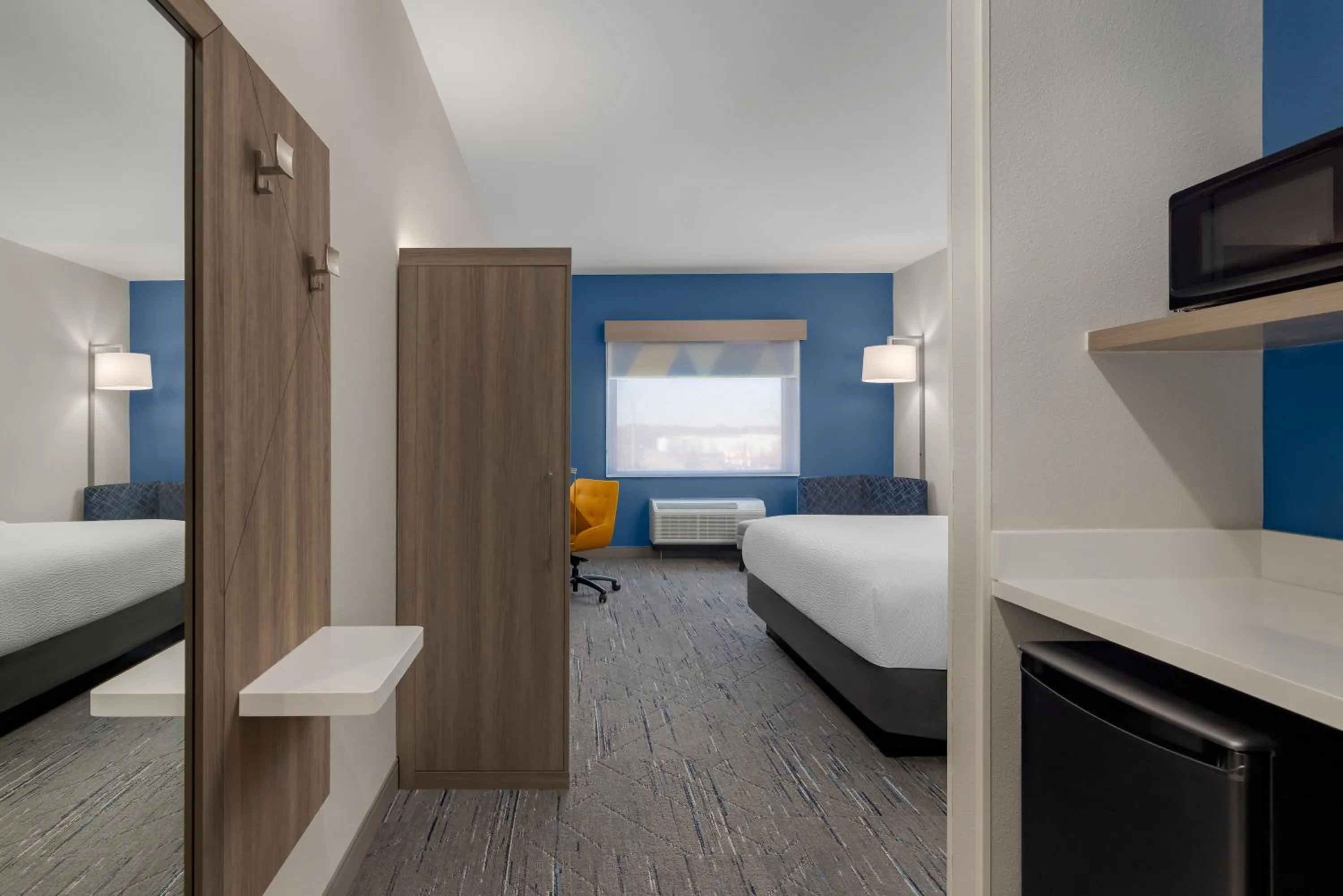 Bed in Holiday Inn Express & Suites Huntsville Northeast by IHG