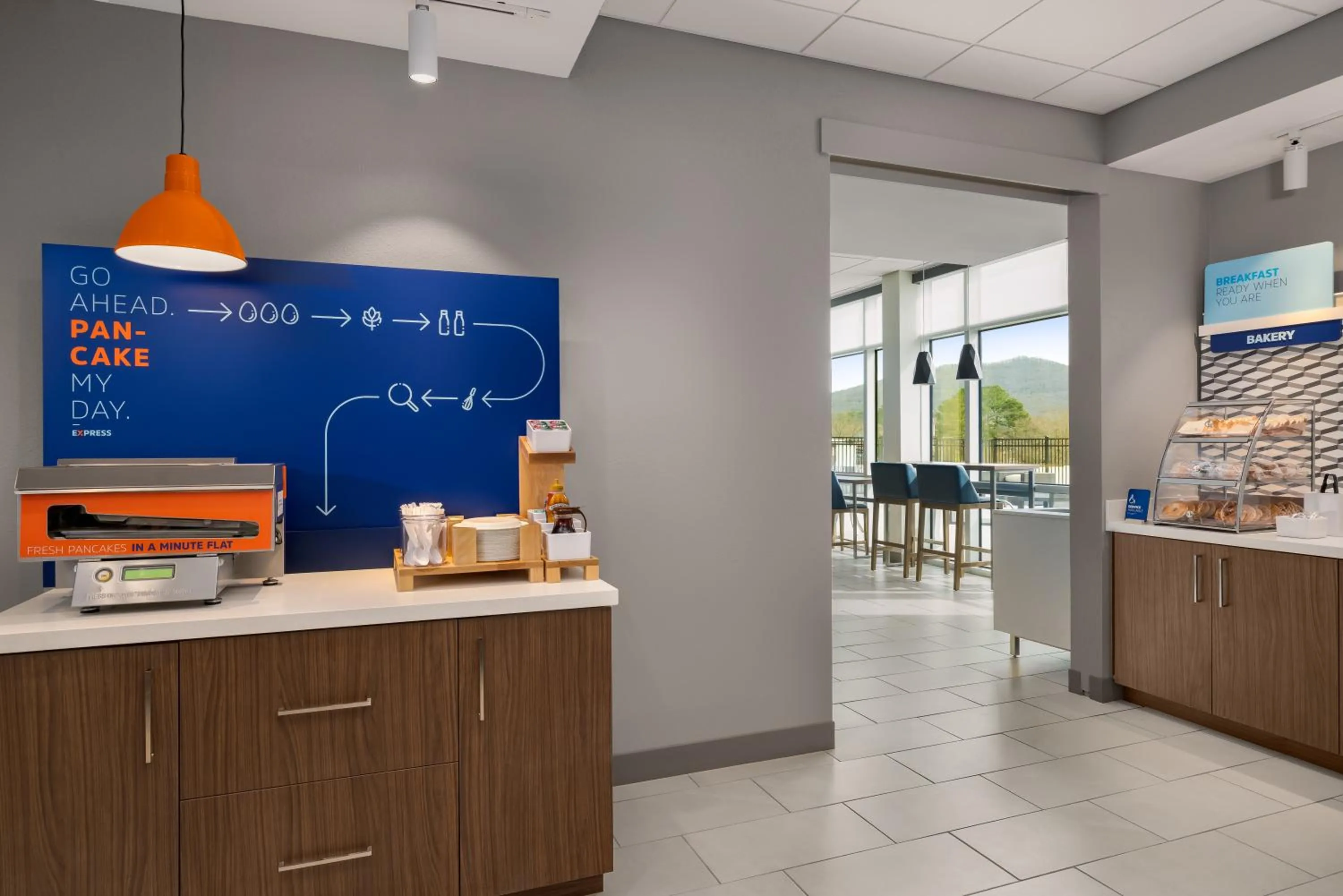 Breakfast in Holiday Inn Express & Suites Huntsville Northeast by IHG