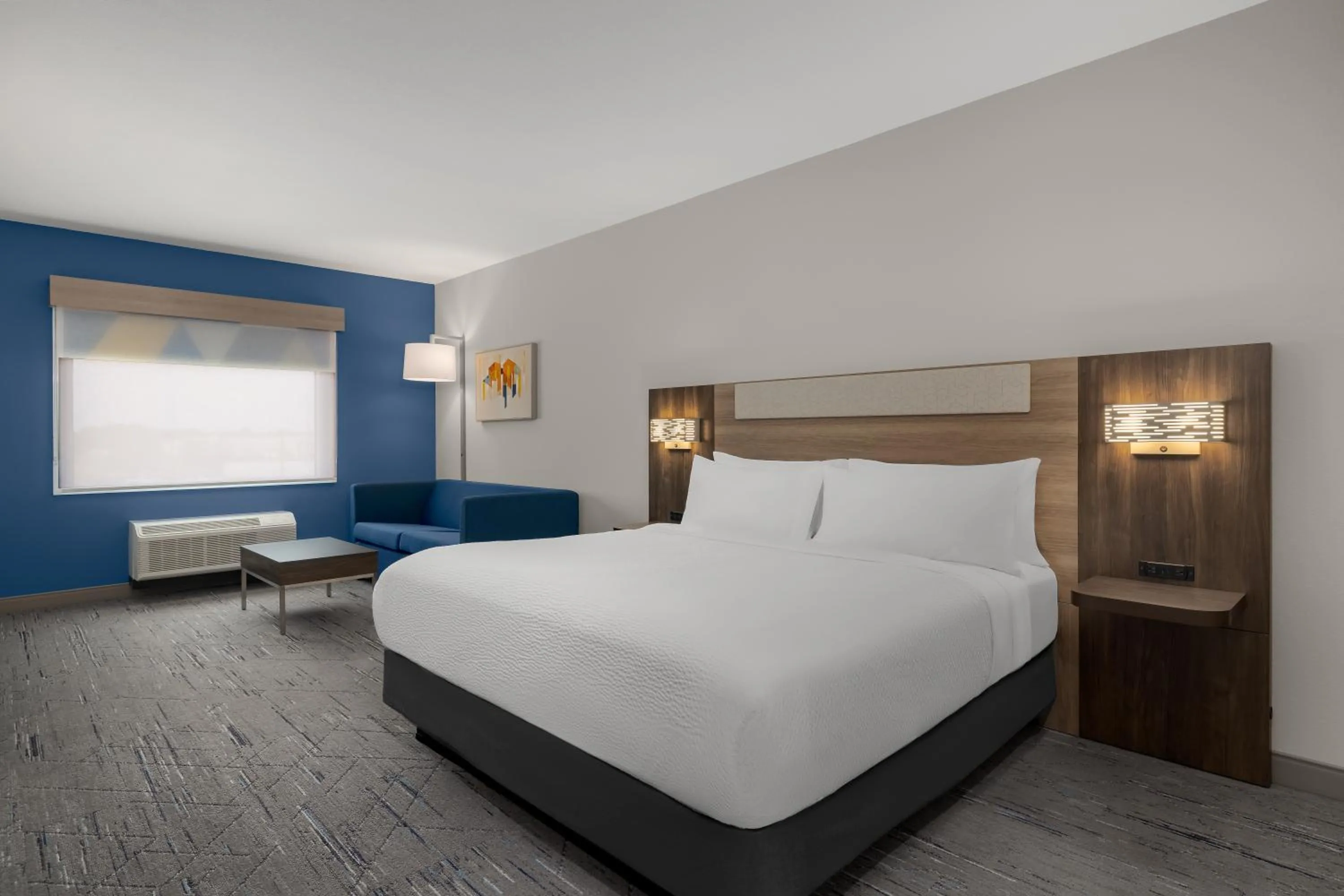 Bed in Holiday Inn Express & Suites Huntsville Northeast by IHG