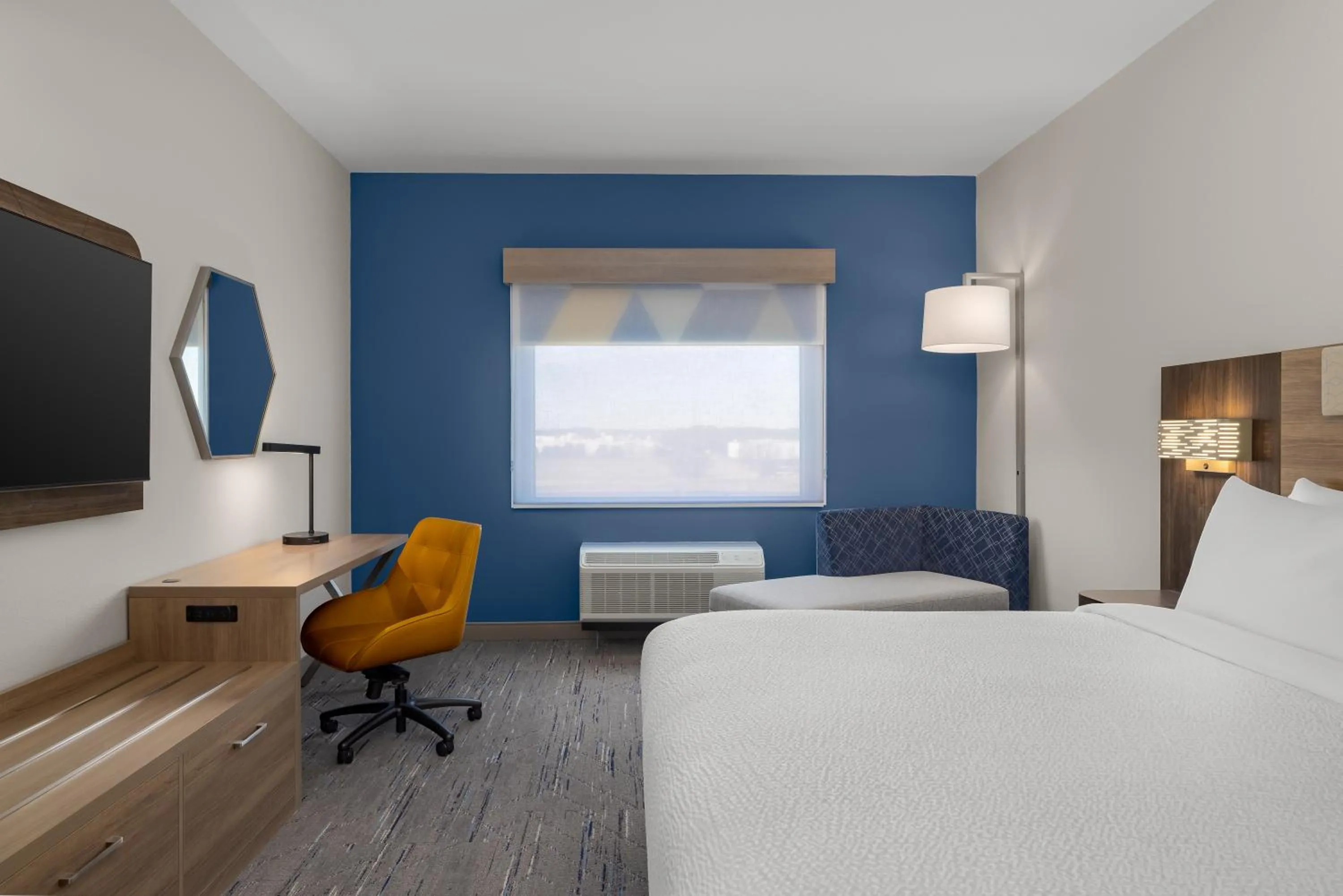 Bed in Holiday Inn Express & Suites Huntsville Northeast by IHG