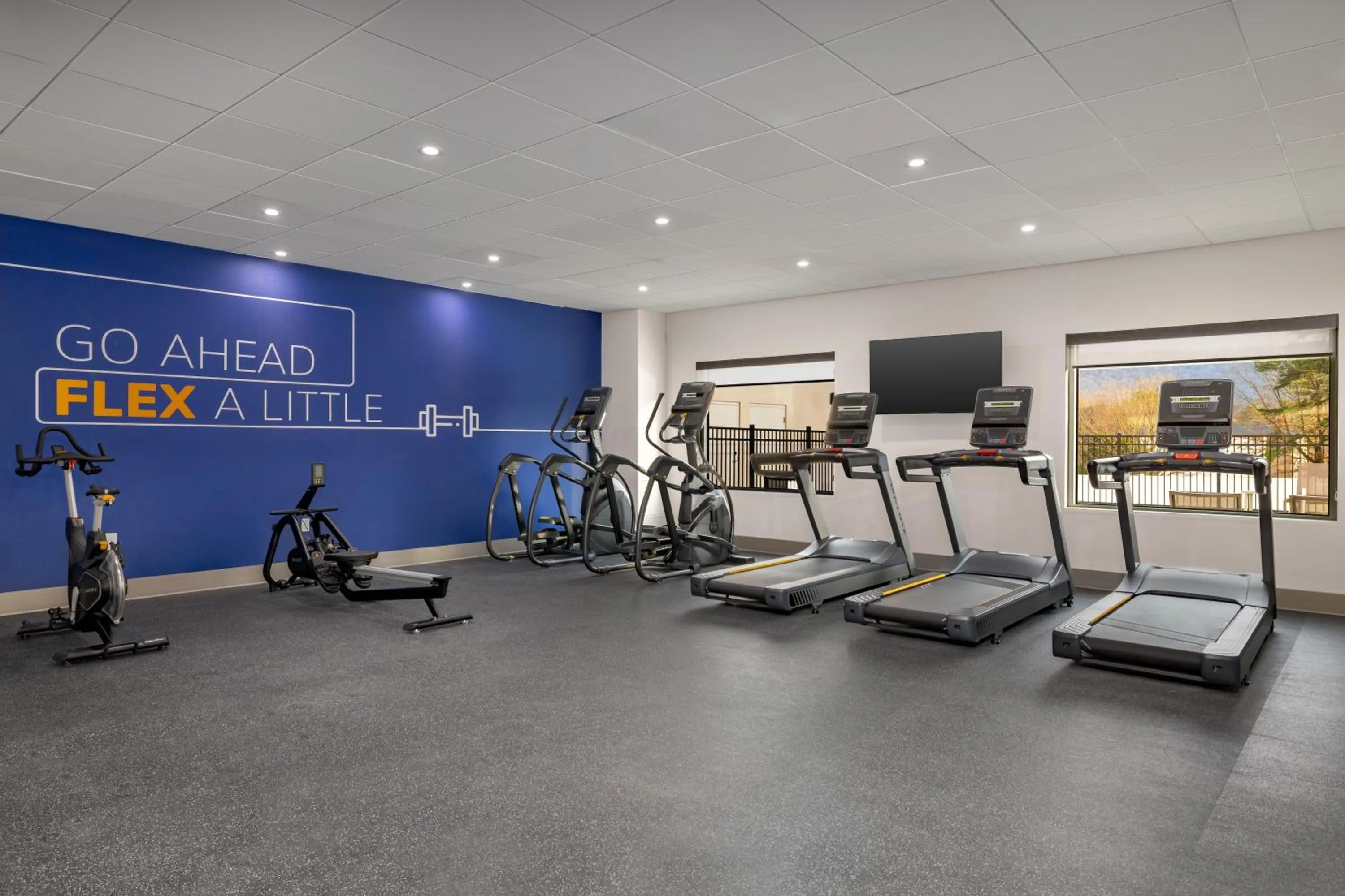 Fitness centre/facilities in Holiday Inn Express & Suites Huntsville Northeast by IHG