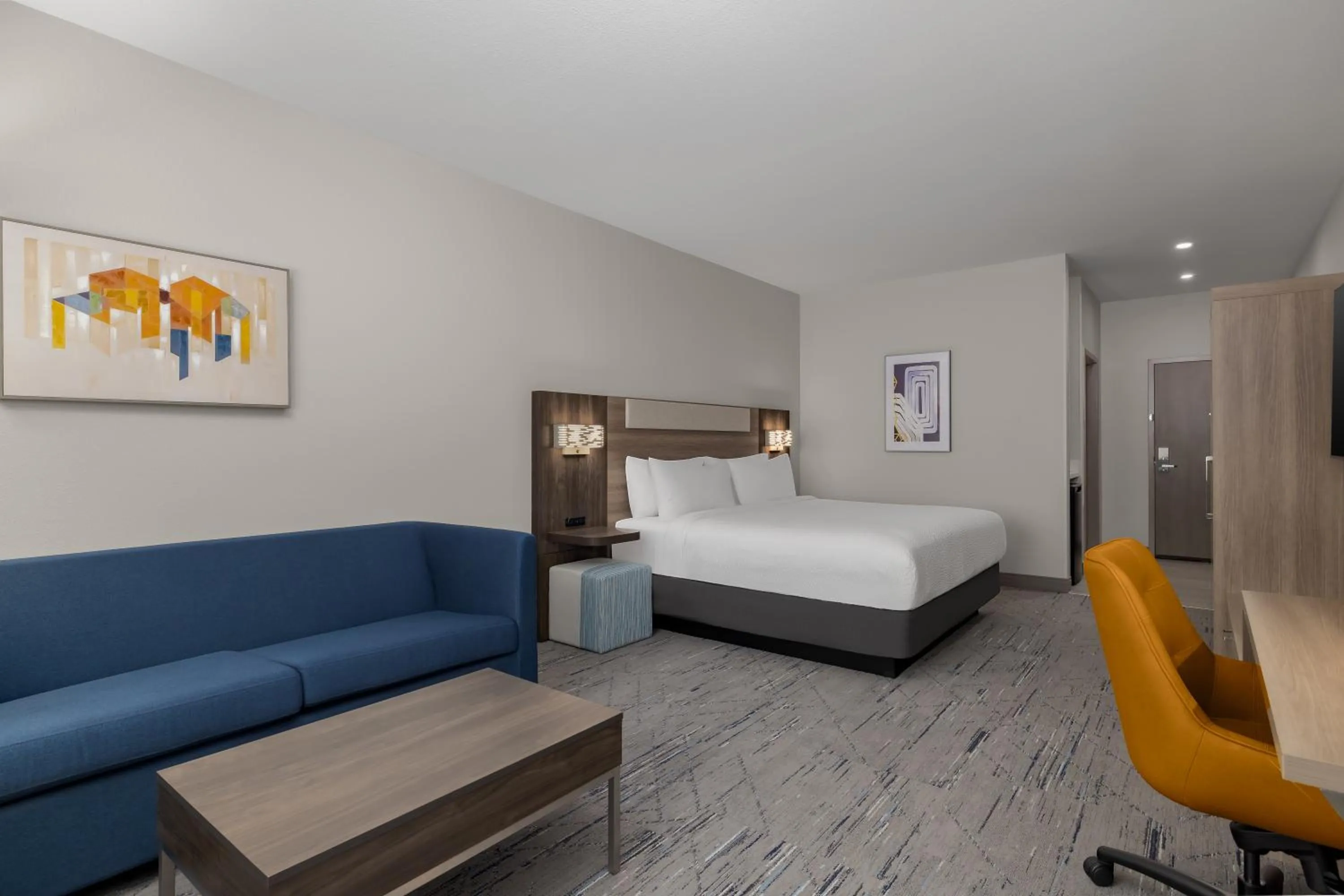 Bed in Holiday Inn Express & Suites Huntsville Northeast by IHG