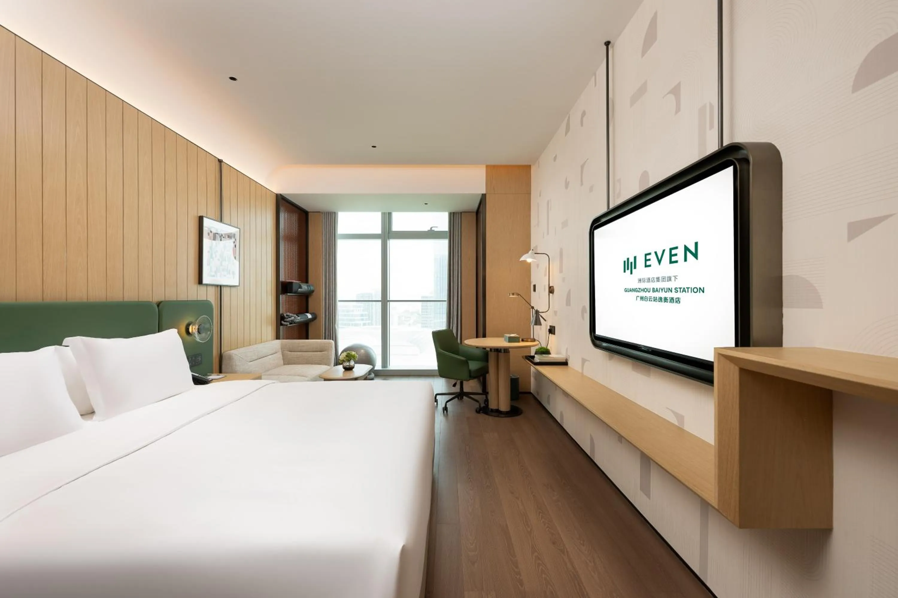Standard King Room in EVEN Hotel Guangzhou Baiyun Station by IHG
