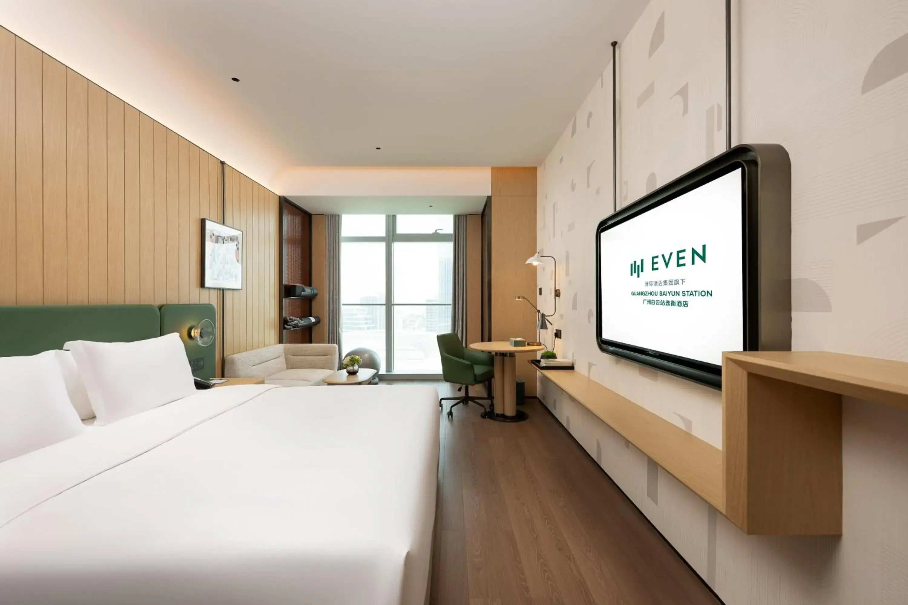 Standard King Room in EVEN Hotel Guangzhou Baiyun Station by IHG Standard King Room in EVEN Hotel Guangzhou Baiyun Station by IHG