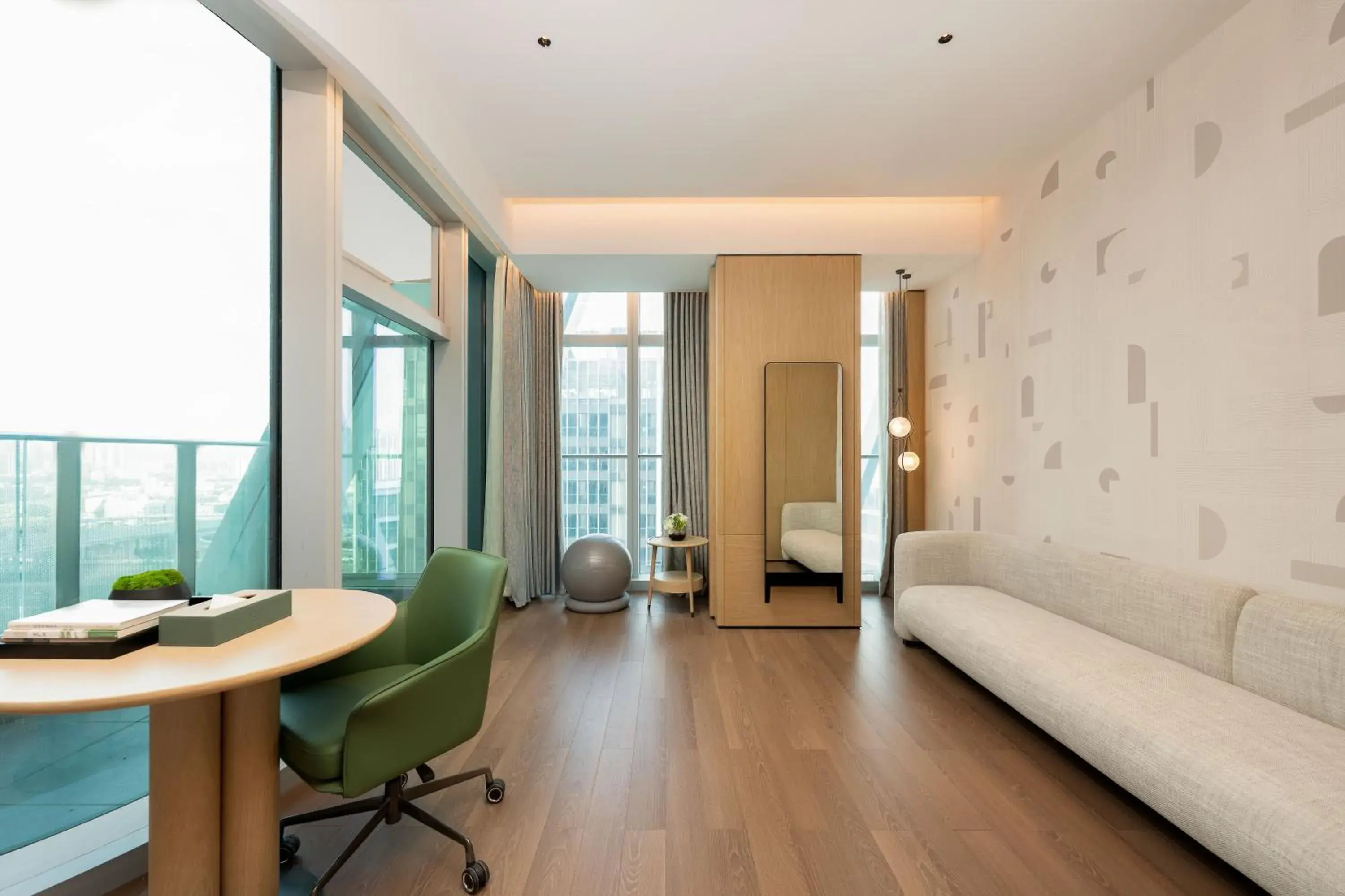 Premium King Room with Smart Fitness Mirror in EVEN Hotel Guangzhou Baiyun Station by IHG Premium King Room with Smart Fitness Mirror in EVEN Hotel Guangzhou Baiyun Station by IHG