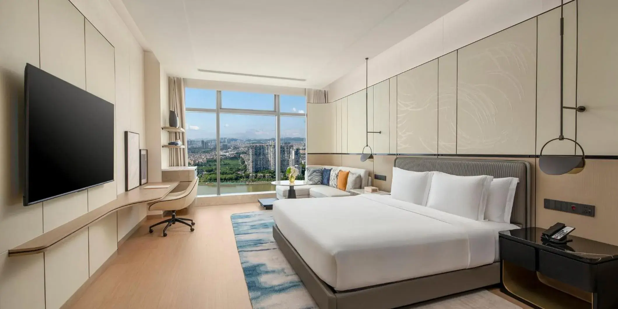 Photo of the whole room, Bed in Crowne Plaza Guangzhou Window of Canton Photo of the whole room, Bed in Crowne Plaza Guangzhou Window of Canton