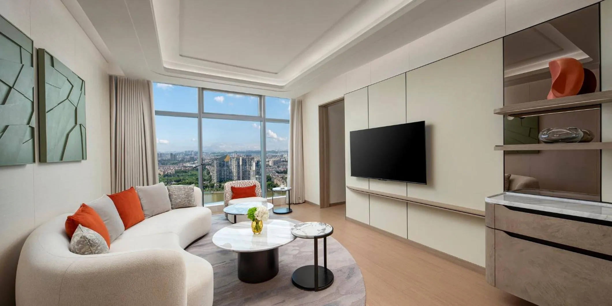 Bedroom in Crowne Plaza Guangzhou Window of Canton