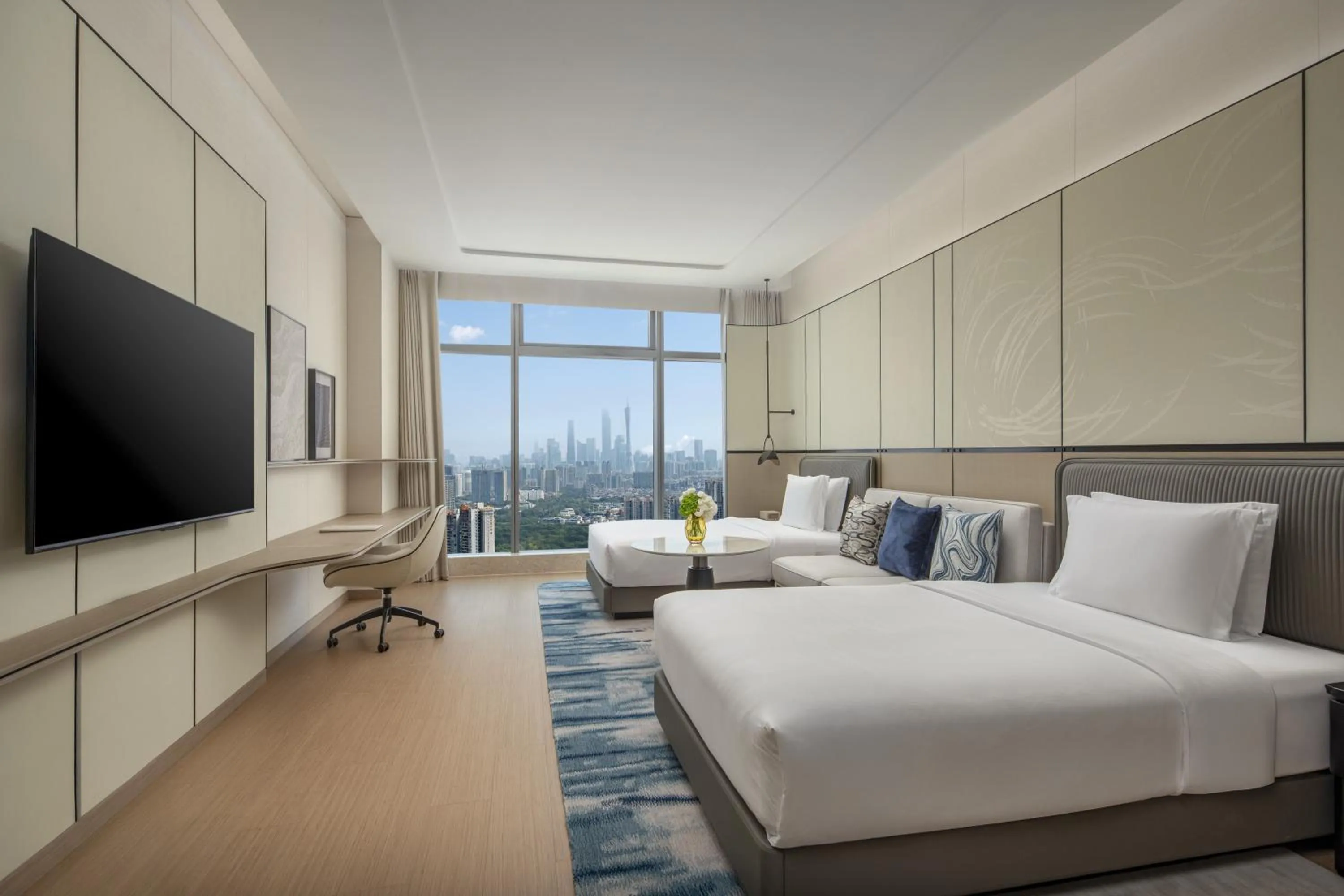 Bedroom, Bed in Crowne Plaza Guangzhou Window of Canton