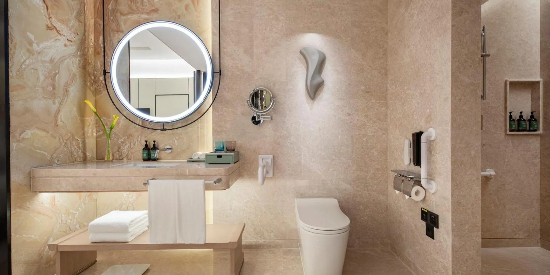 Photo of the whole room in Crowne Plaza Guangzhou Window of Canton