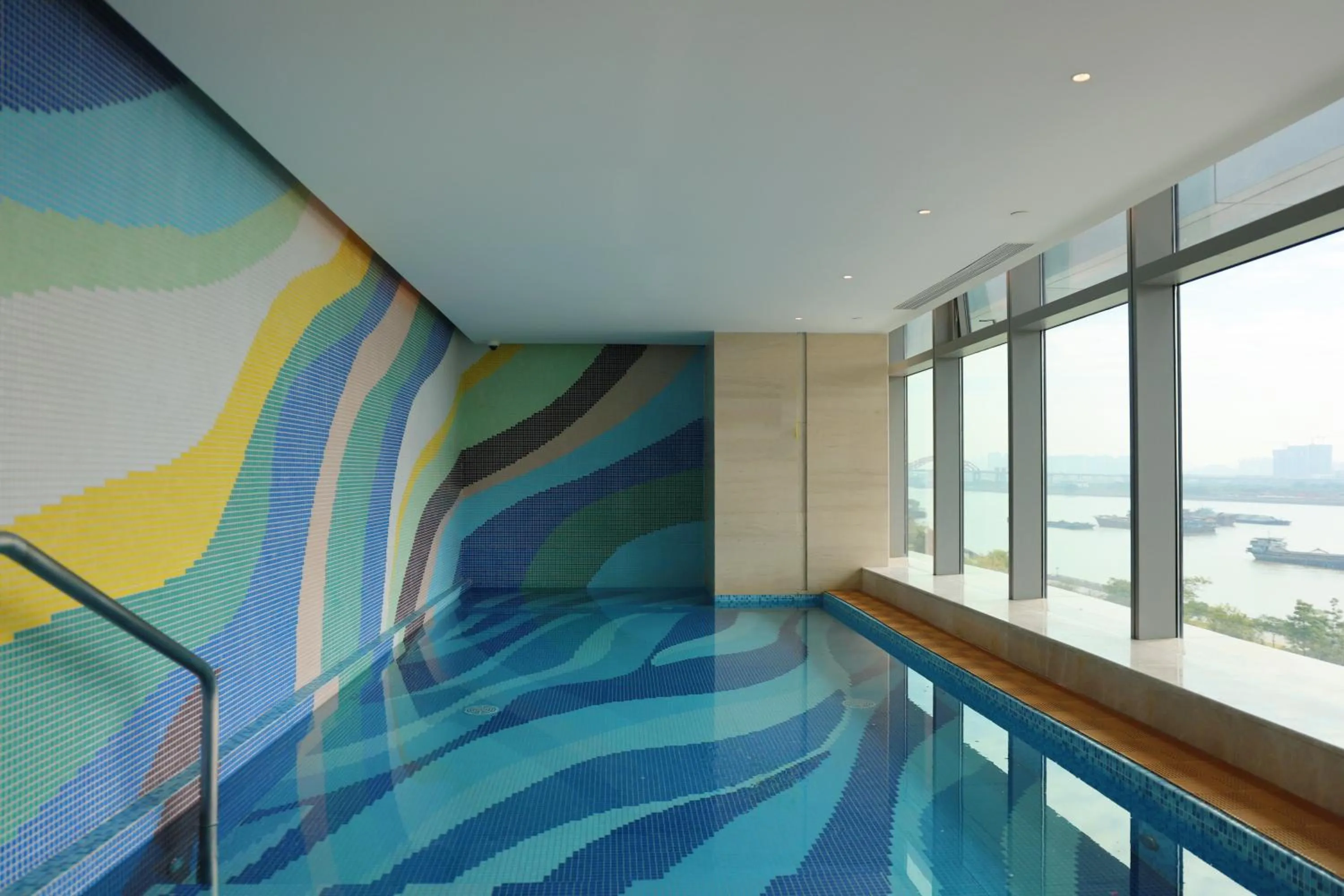 Swimming pool in Crowne Plaza Guangzhou Window of Canton