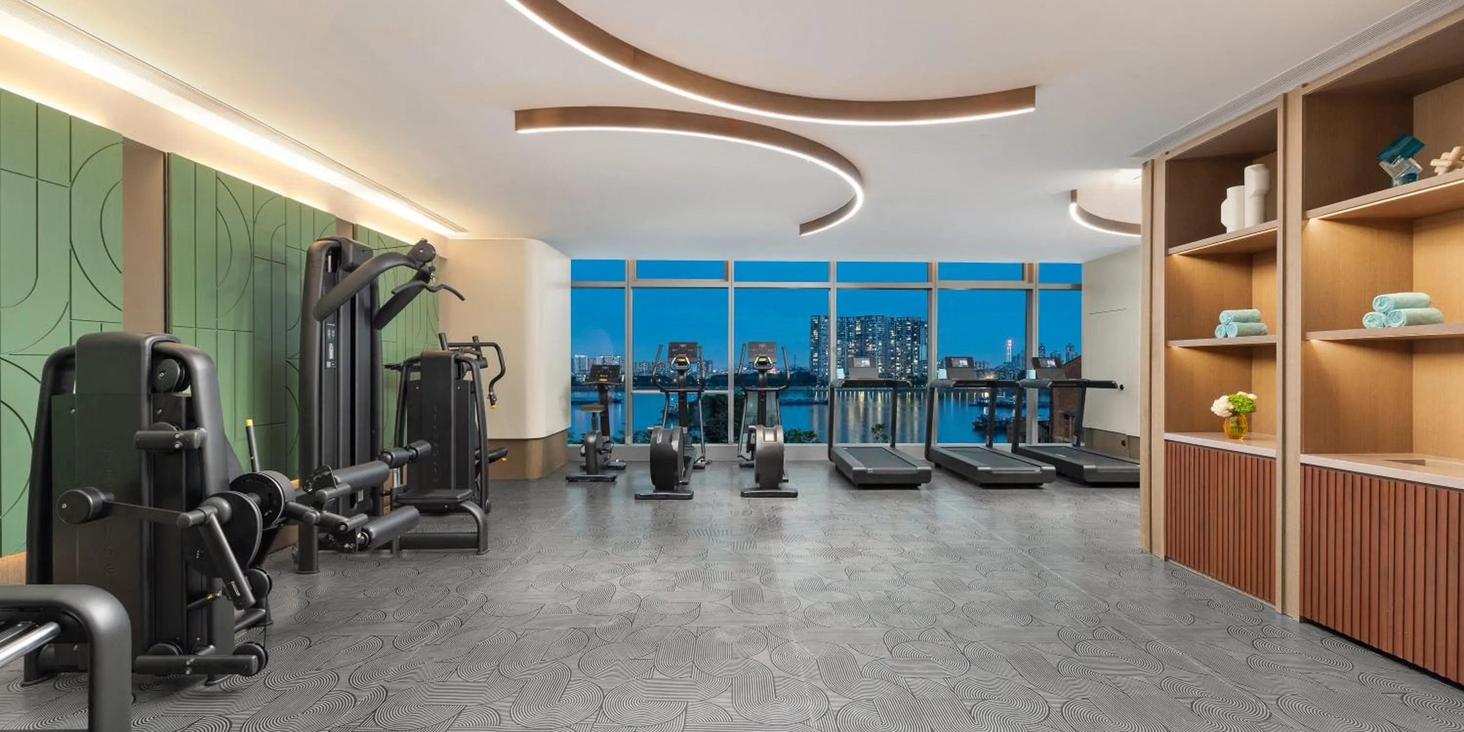 Fitness centre/facilities in Crowne Plaza Guangzhou Window of Canton